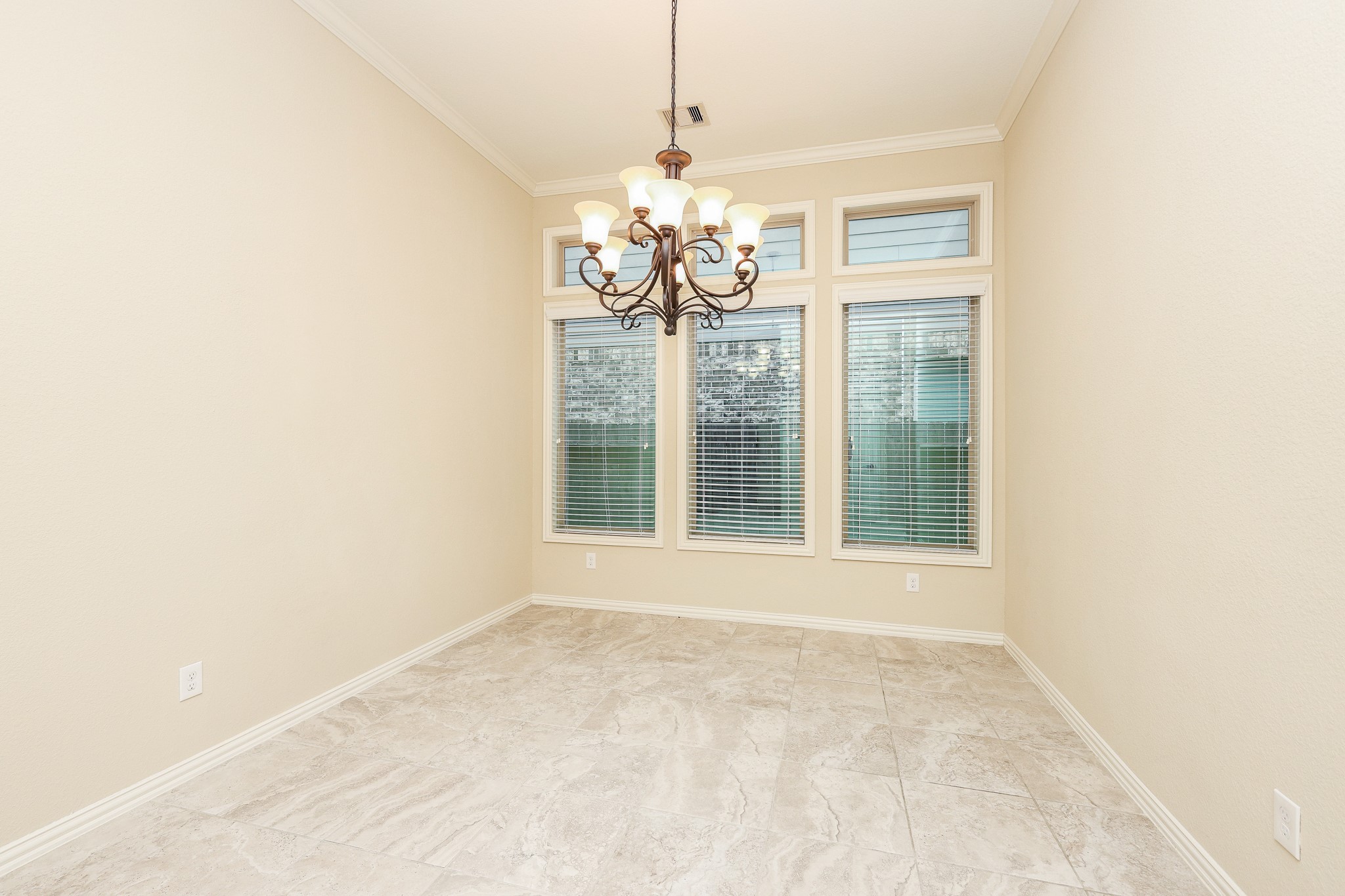 21911 Avalon Queen Drive Property Photo 19