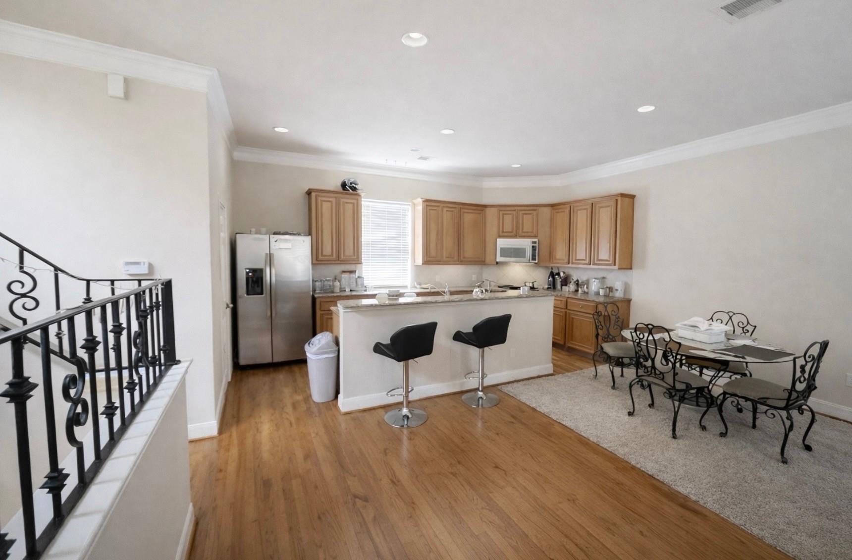 1012 Studer Street Property Photo 5