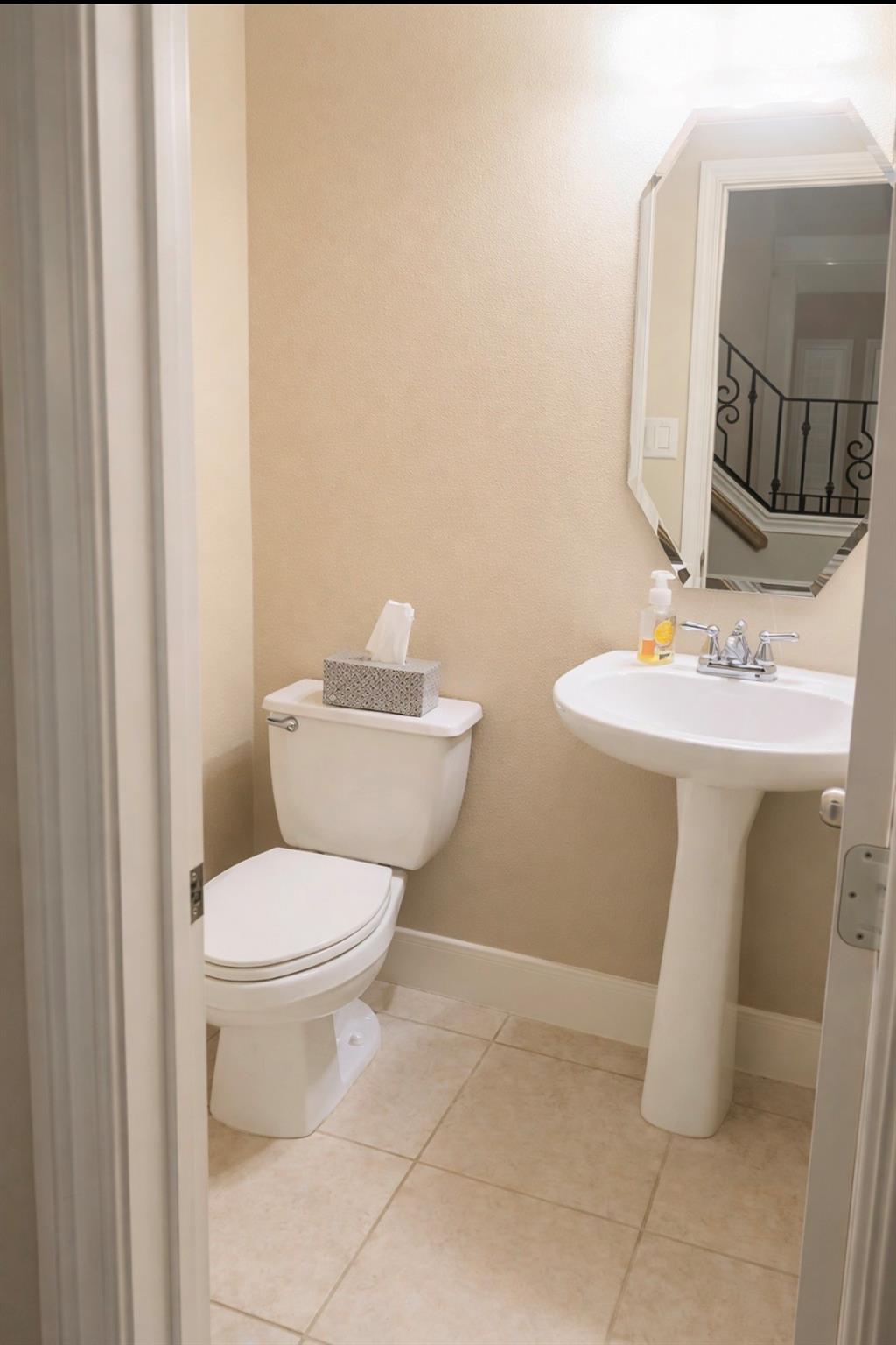 1012 Studer Street Property Photo 11
