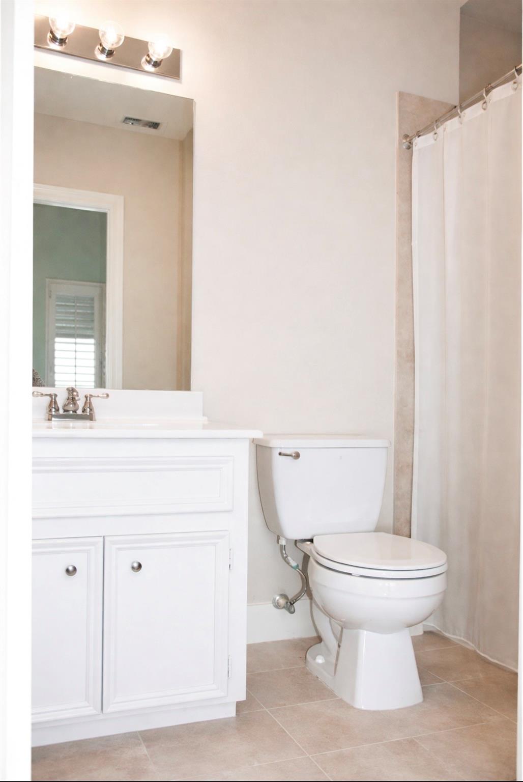1012 Studer Street Property Photo 13