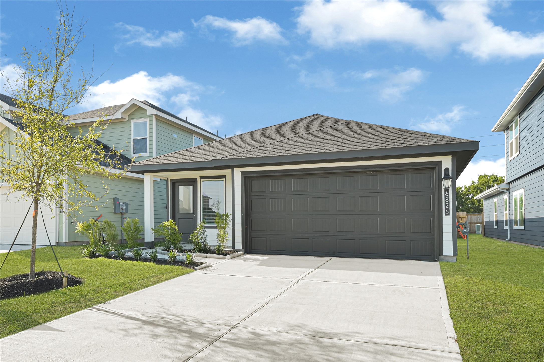 6815 Canyon Breeze Drive Property Photo 1