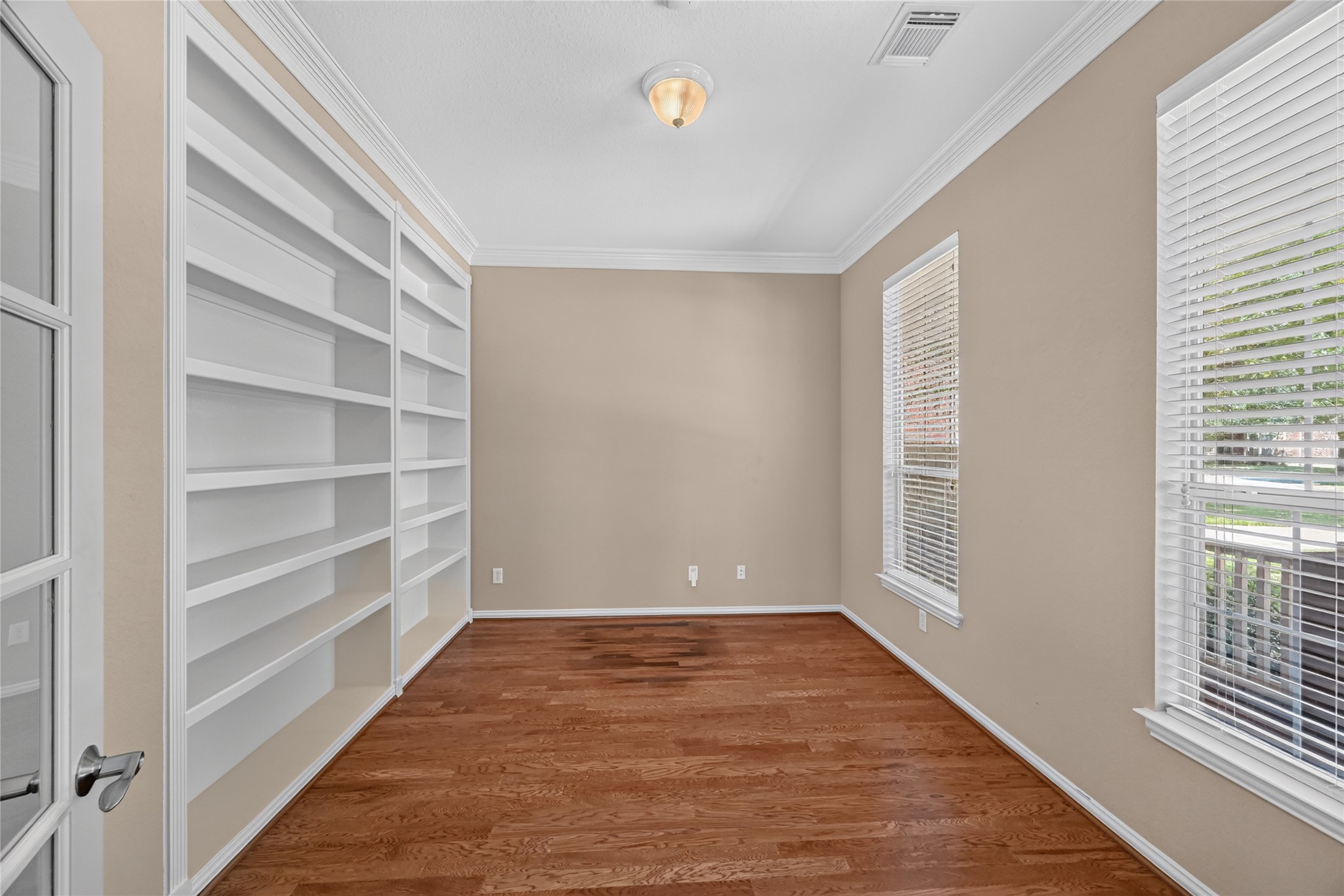 4627 Lake Knoll Court Property Photo 6
