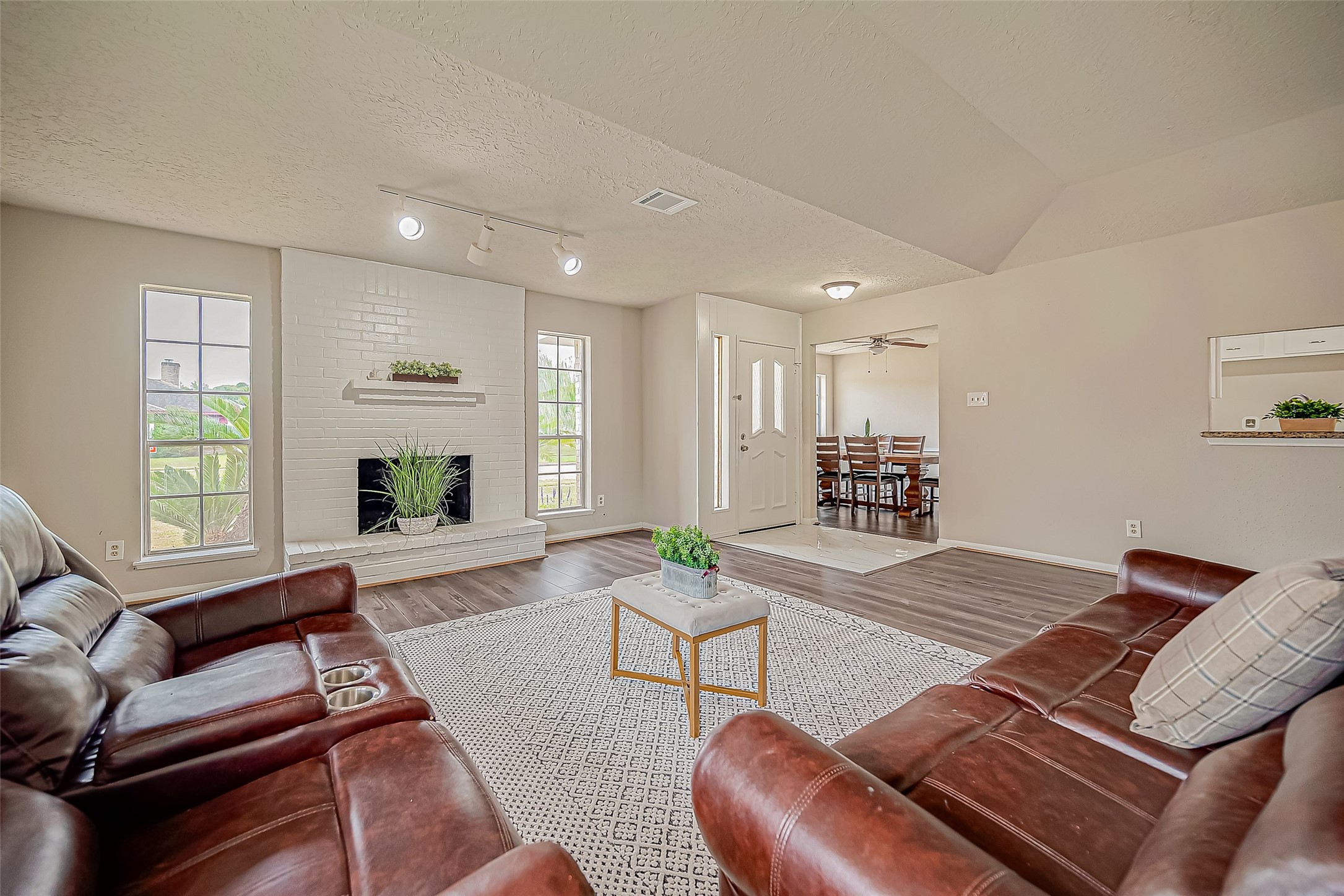 1842 Fall Meadow Drive Property Photo 6