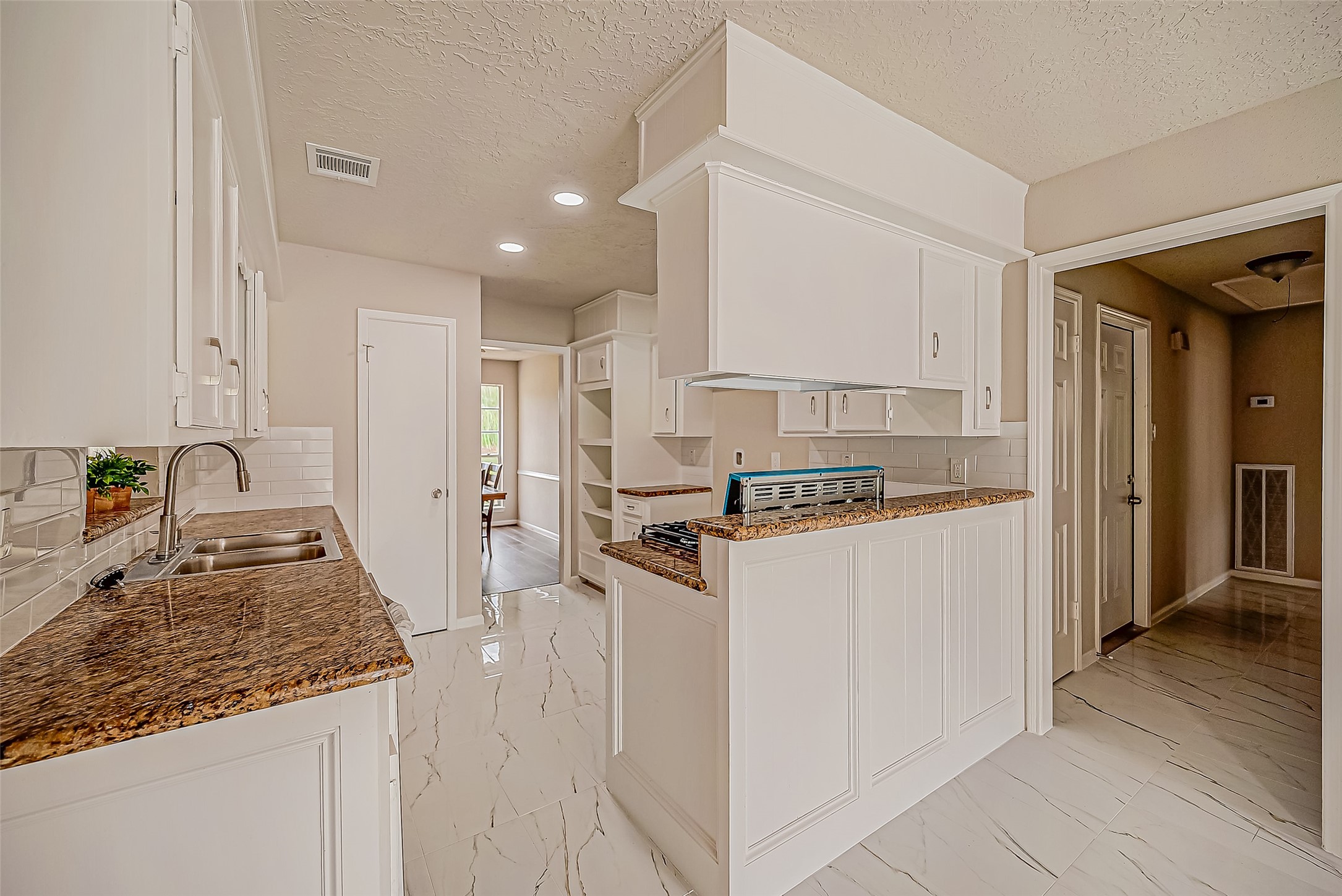 1842 Fall Meadow Drive Property Photo 12