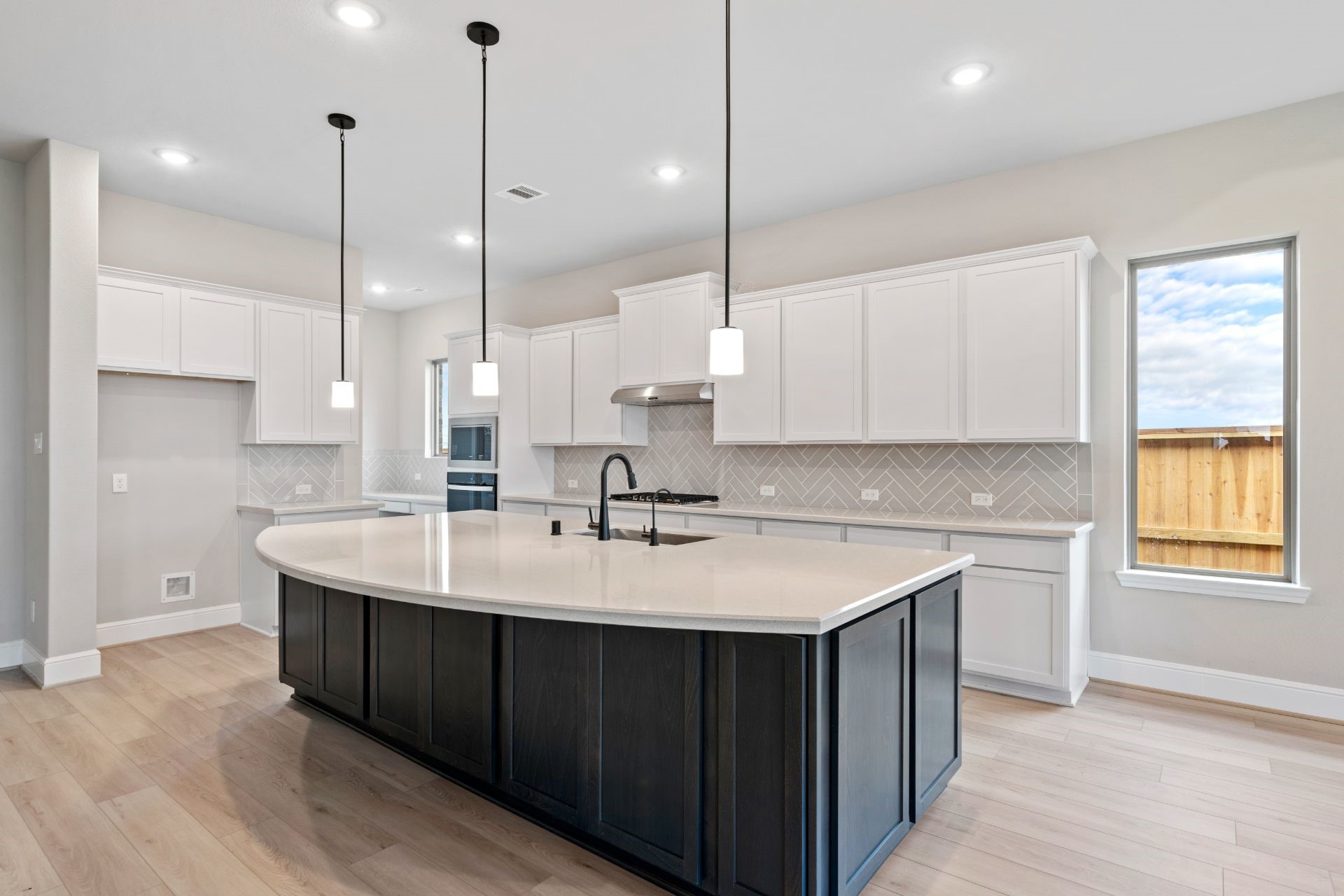 6411 Sparkling Citrus Street Property Photo 4