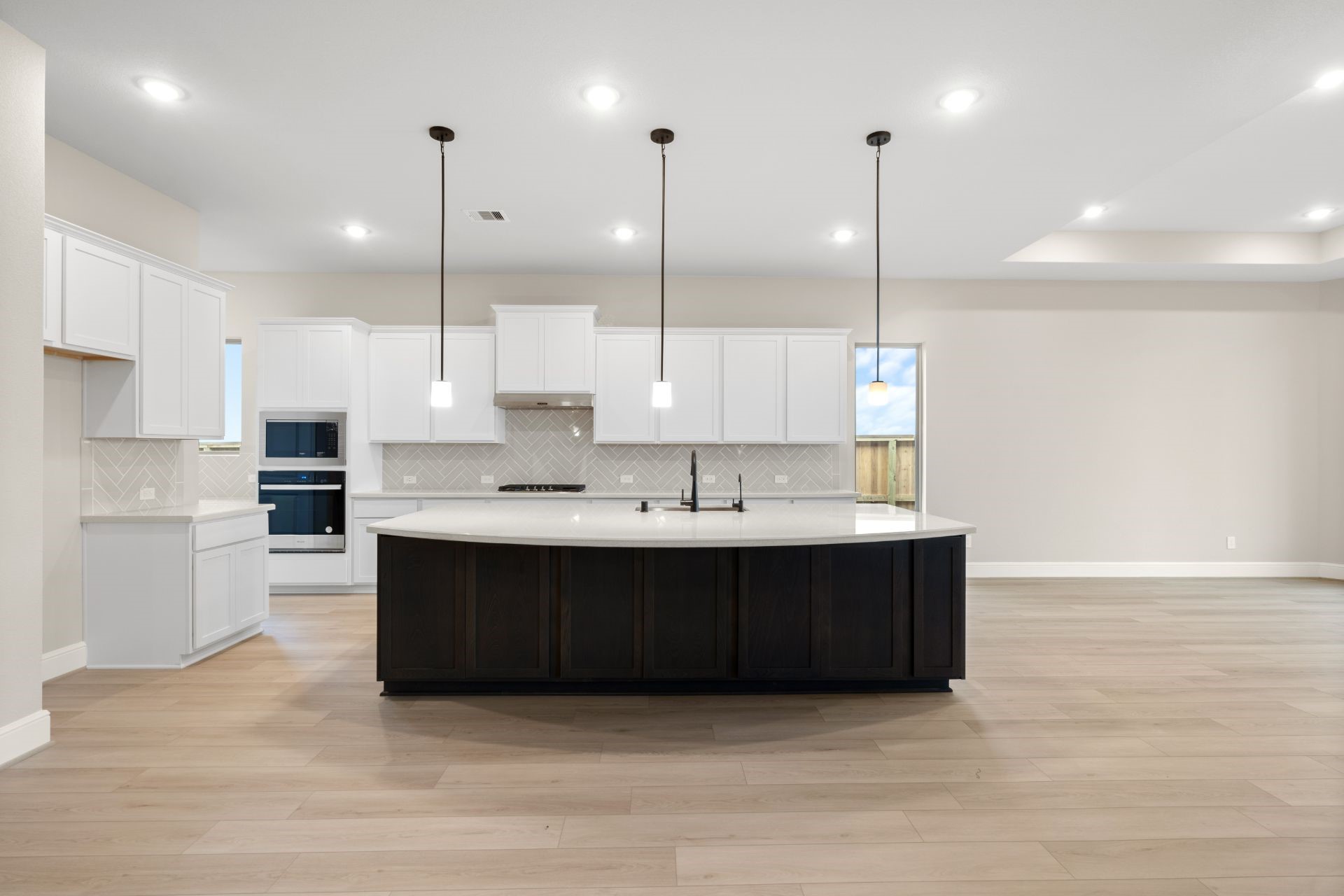 6411 Sparkling Citrus Street Property Photo 6