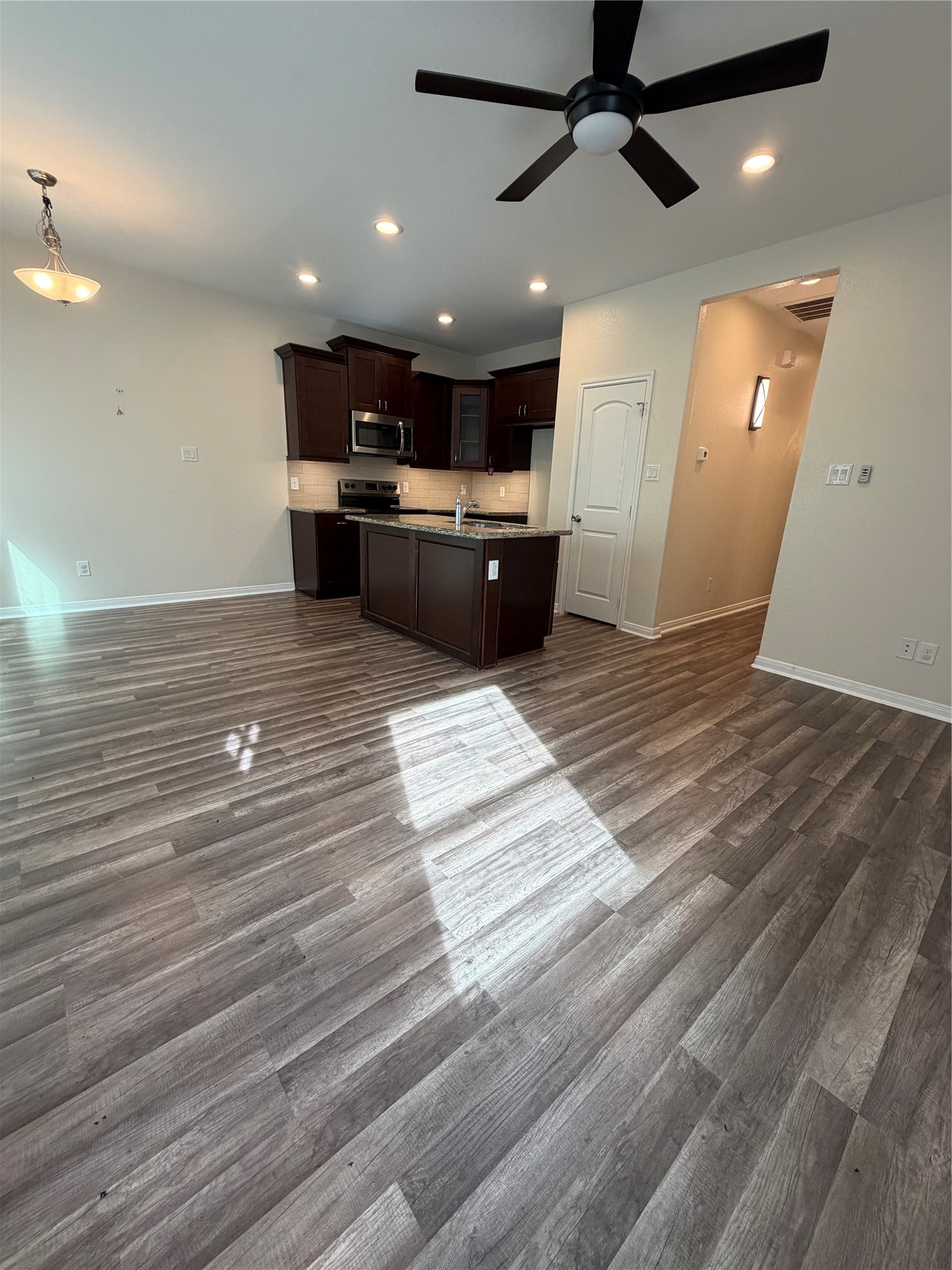 16721 Stonefield Property Photo 5