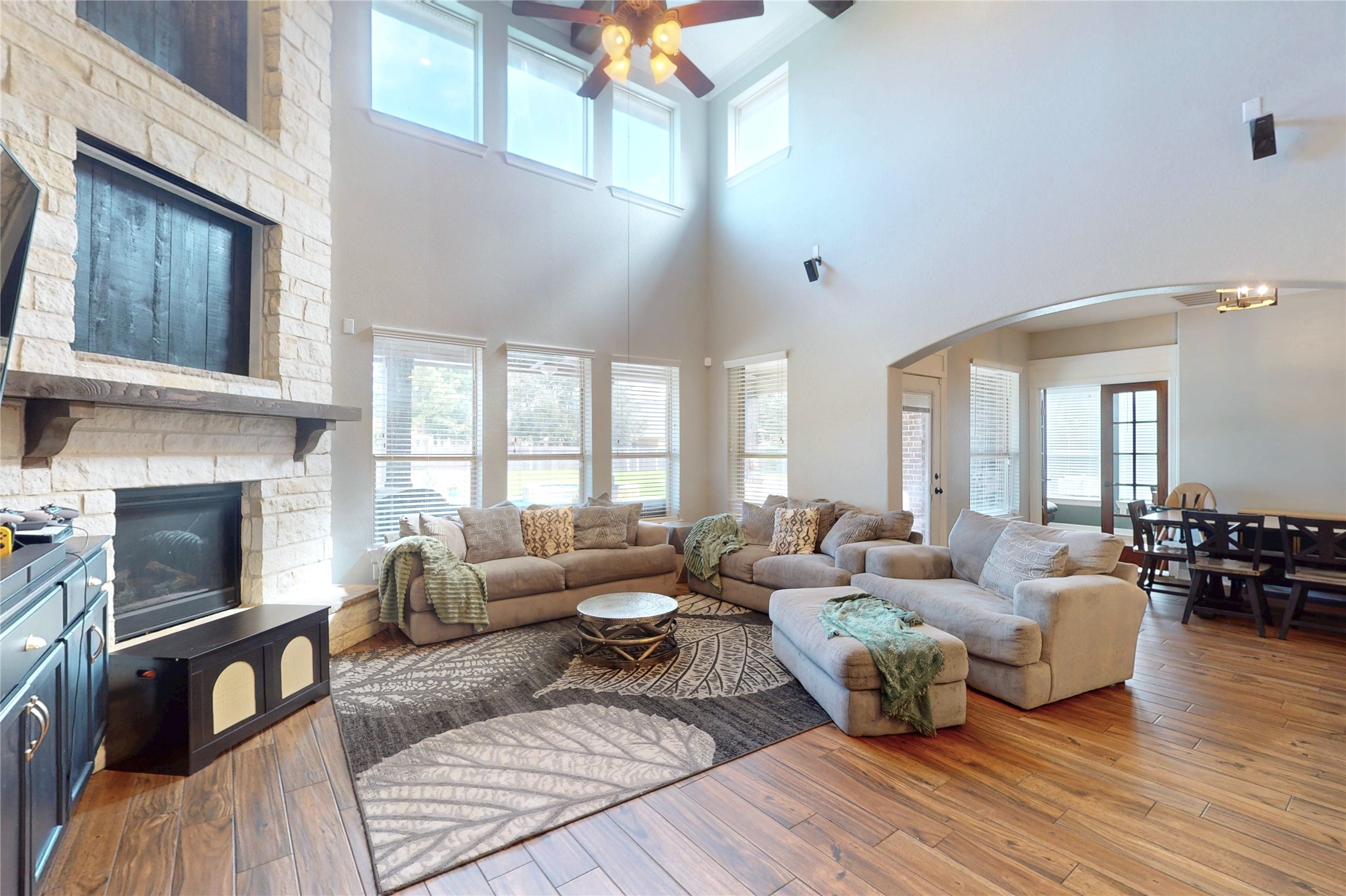 436 Old Orchard Court Property Photo 4