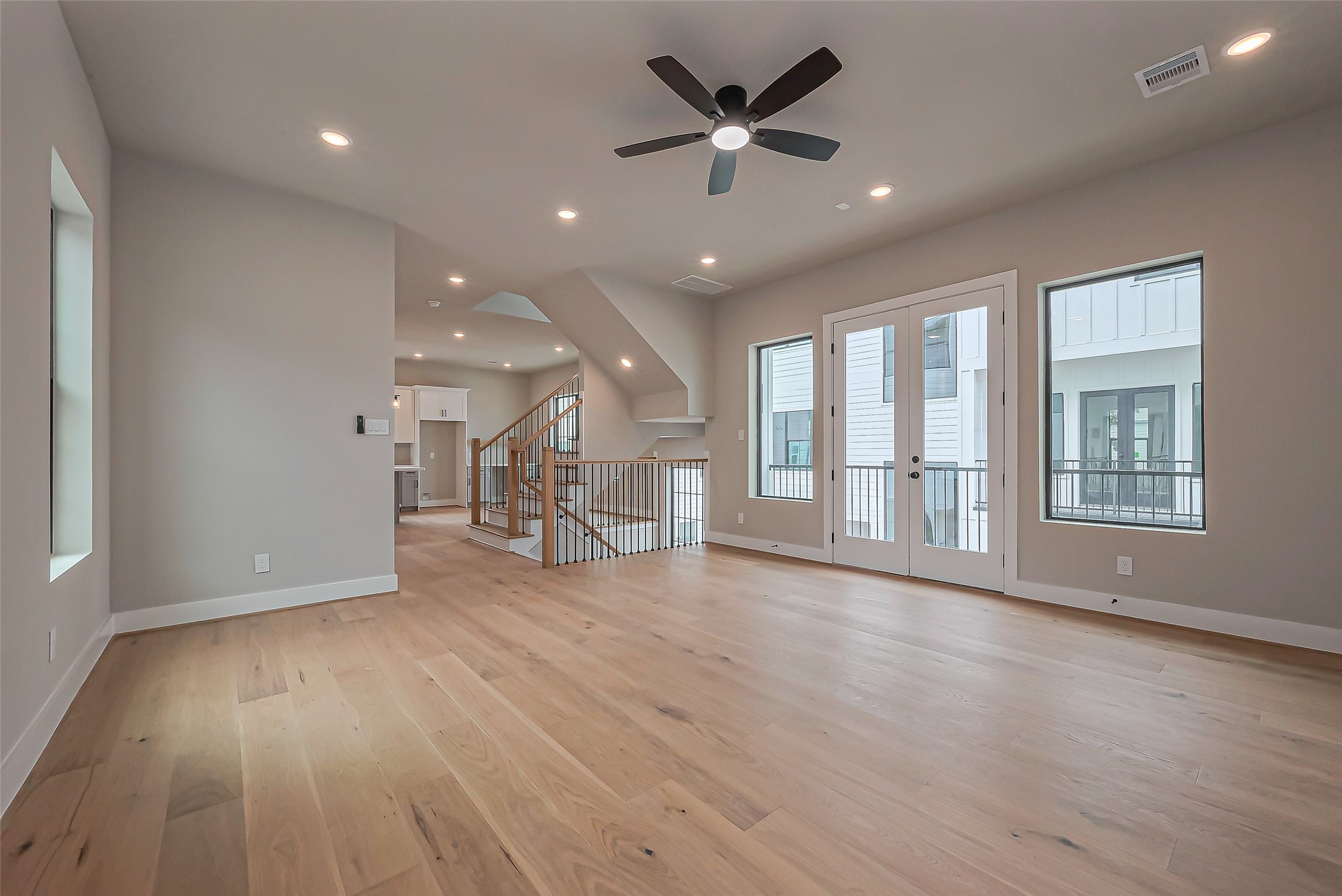 1222 W 24th Street D Property Photo 6