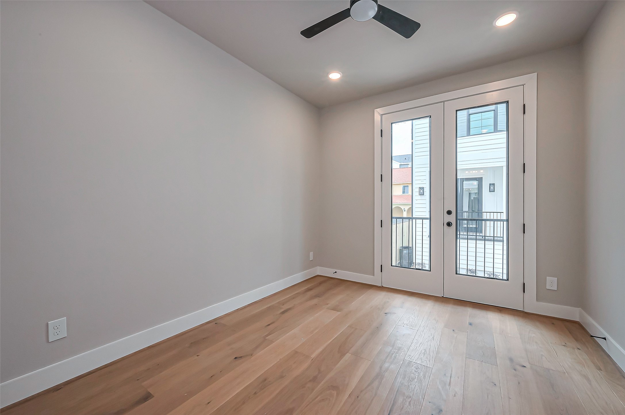 1222 W 24th Street D Property Photo 18