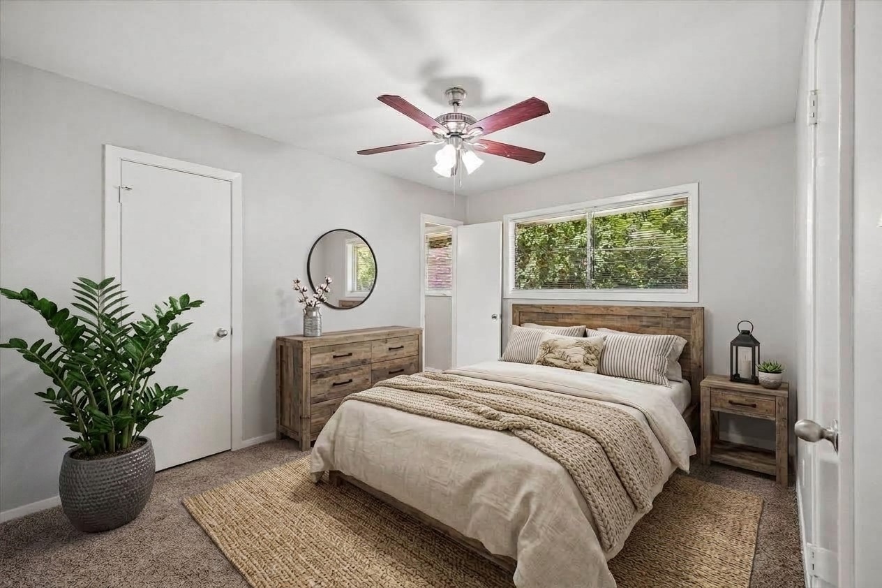 10214 Torrington Lane Property Photo 4