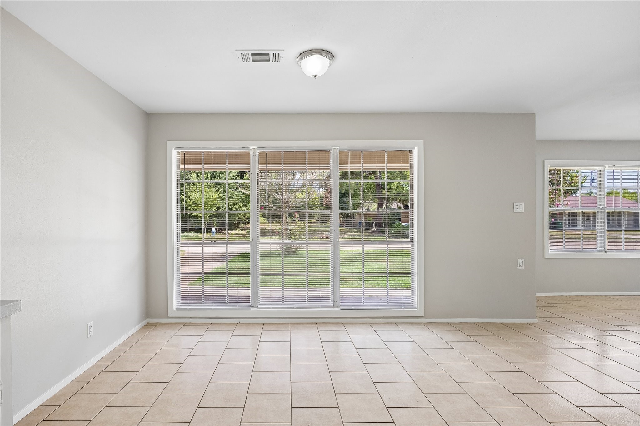 10214 Torrington Lane Property Photo 5