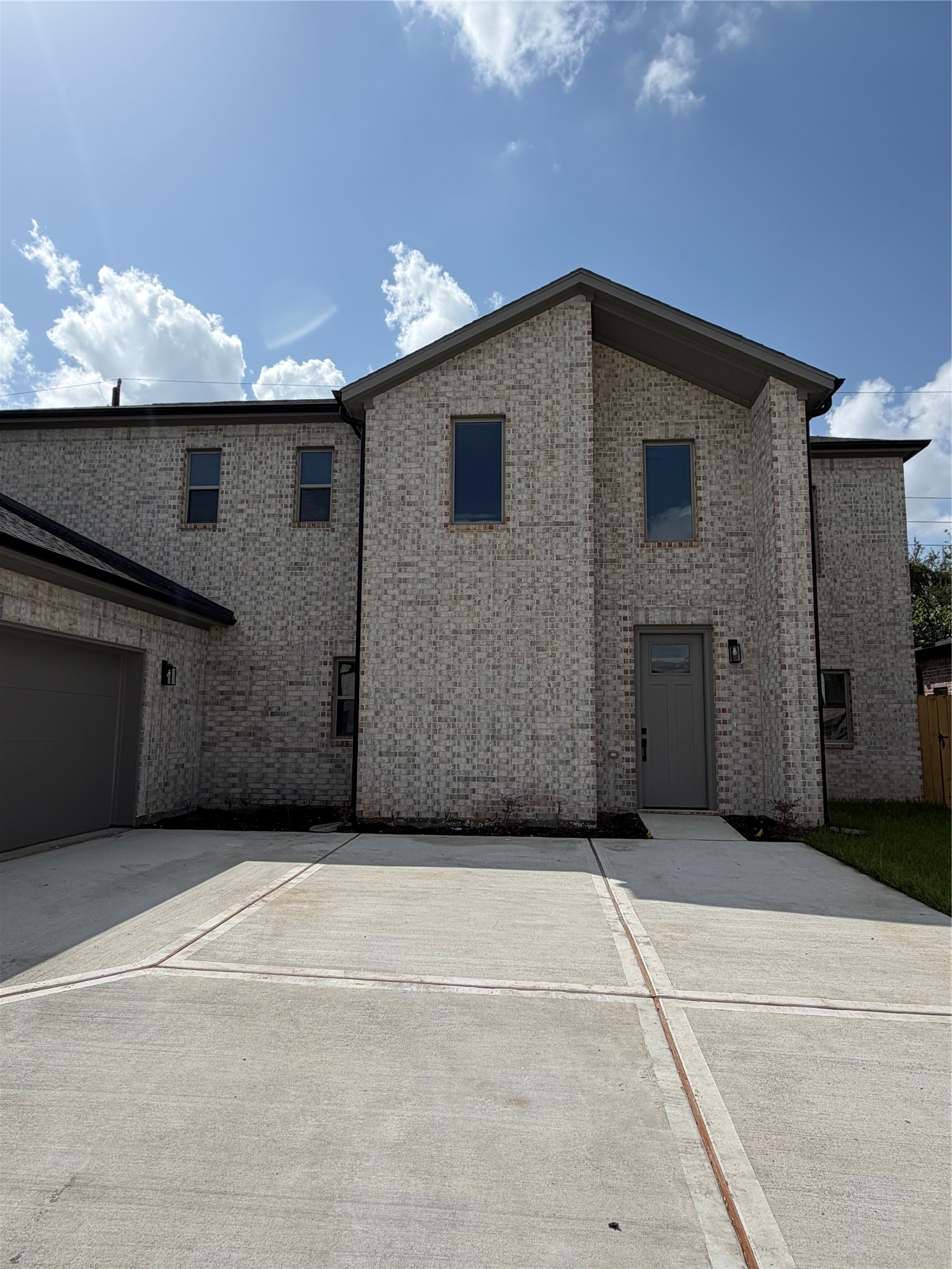 2611 Liguria Lane Property Photo 2