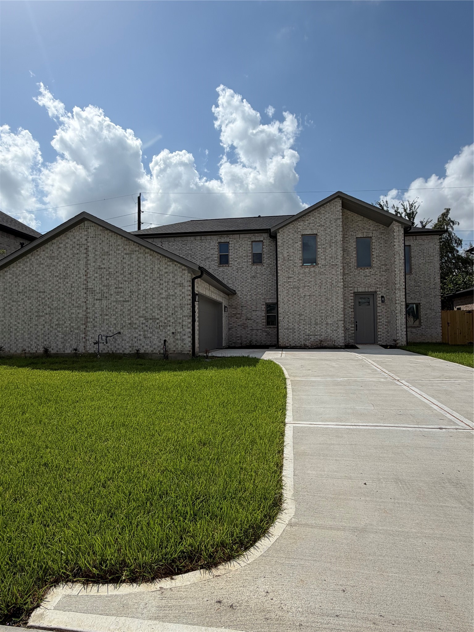 2611 Liguria Lane Property Photo 3