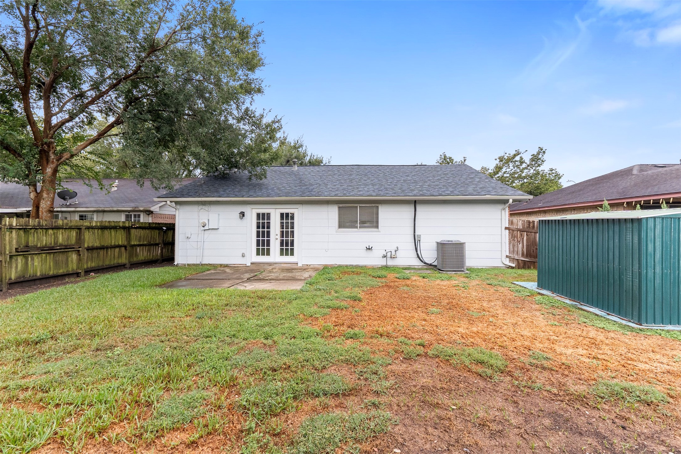 7427 Londres Drive Property Photo 17