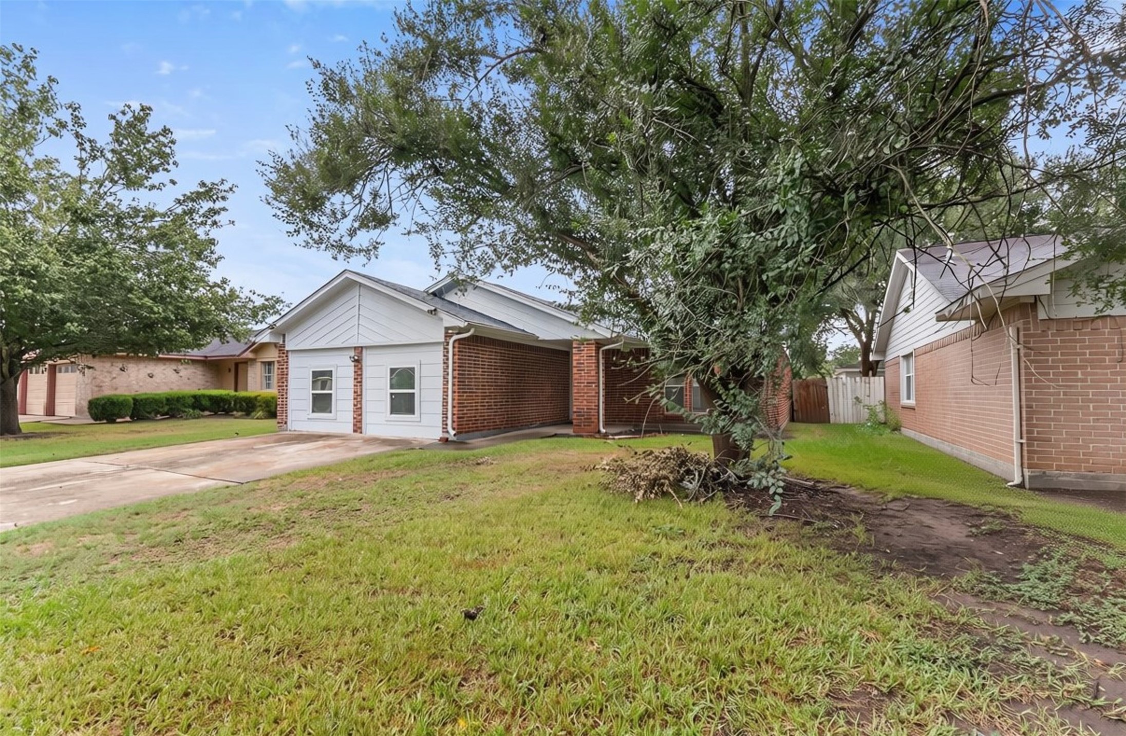 7427 Londres Drive Property Photo 18