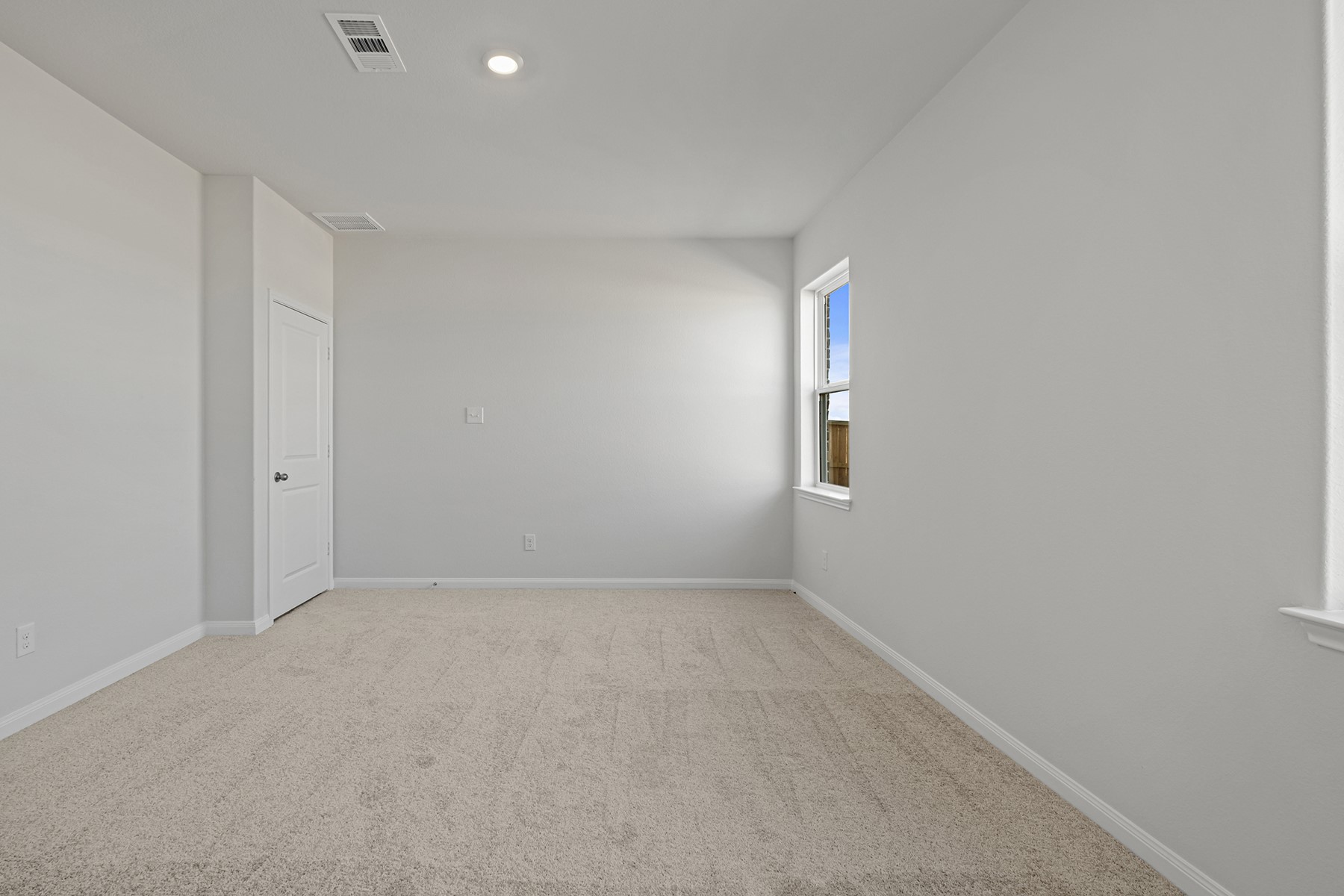 8810 New Jade Drive Property Photo 5
