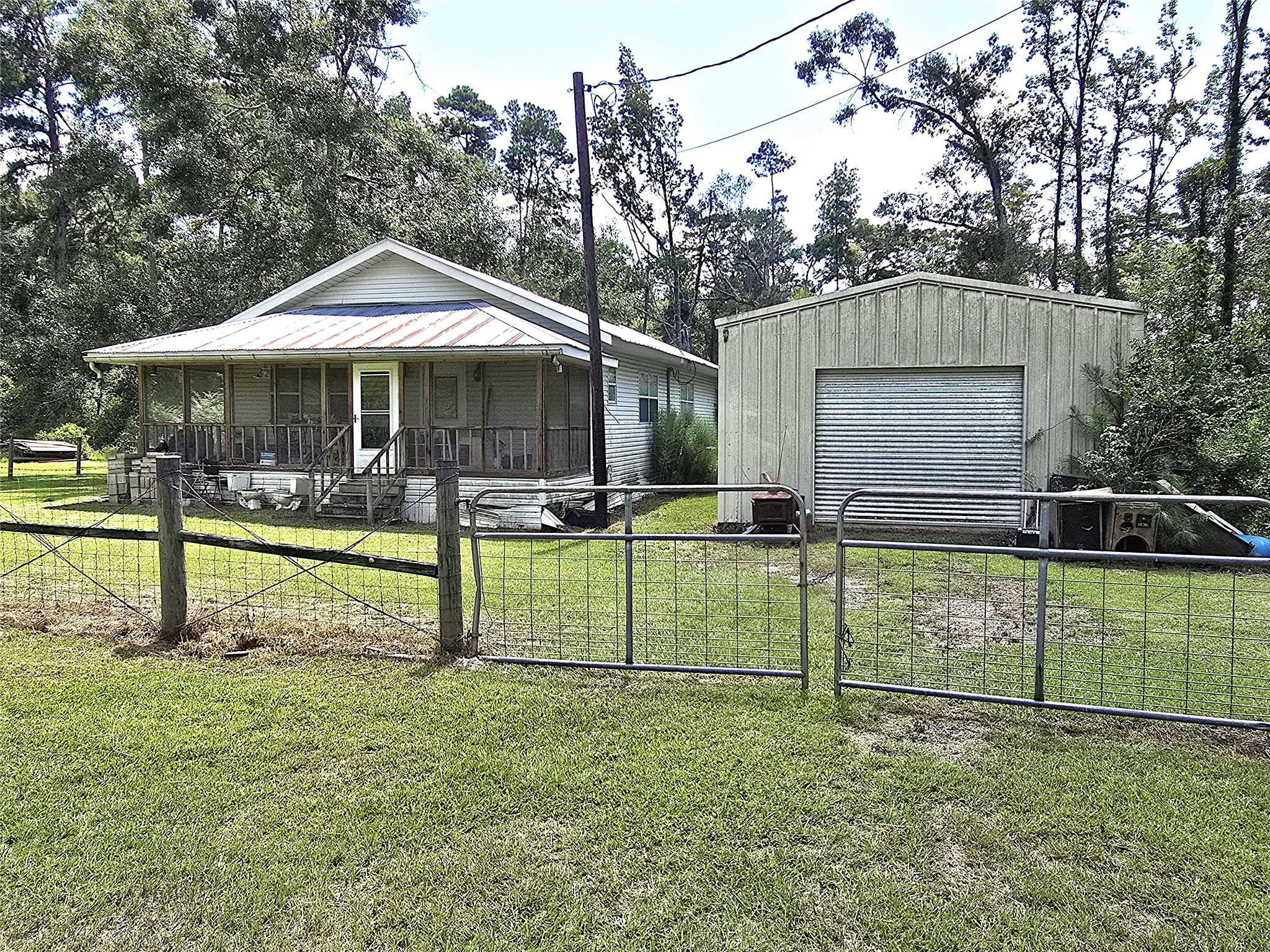 2101 W Houston Street Property Photo 1