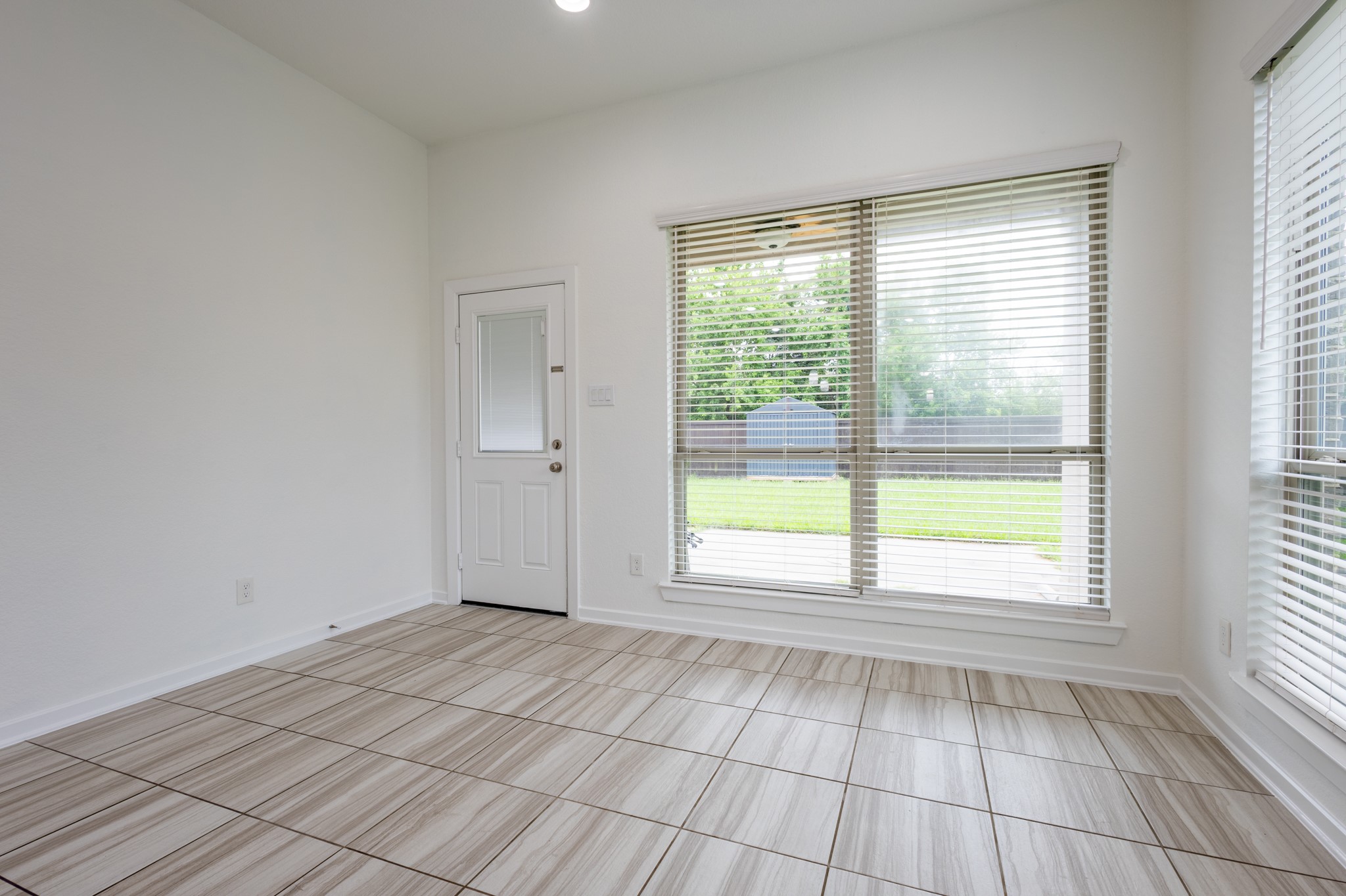12226 Castano Creek Drive Property Photo 15