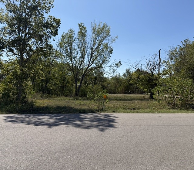 1702 Courtney Road Property Photo 1