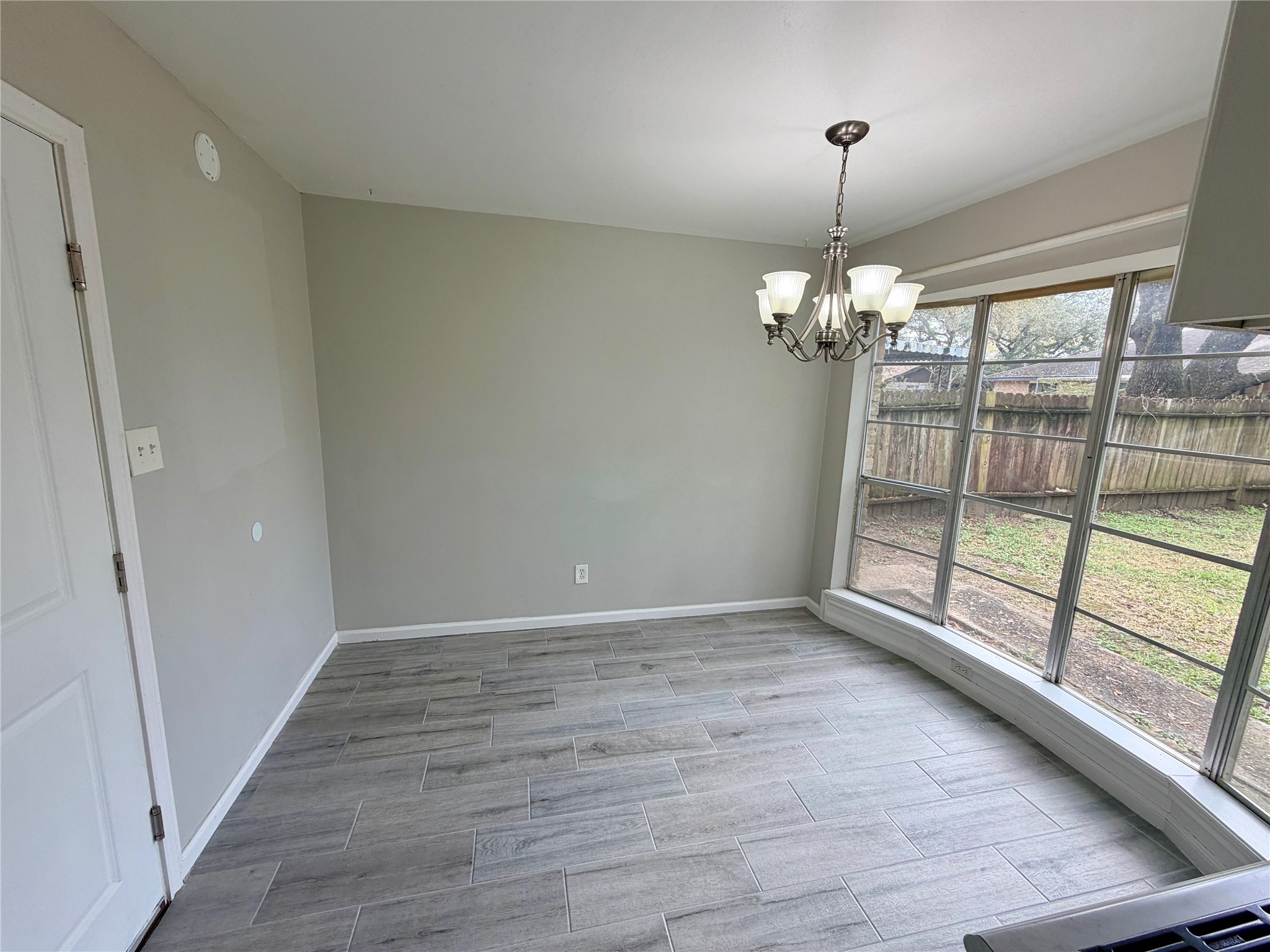 7876 Bender Road Property Photo 13