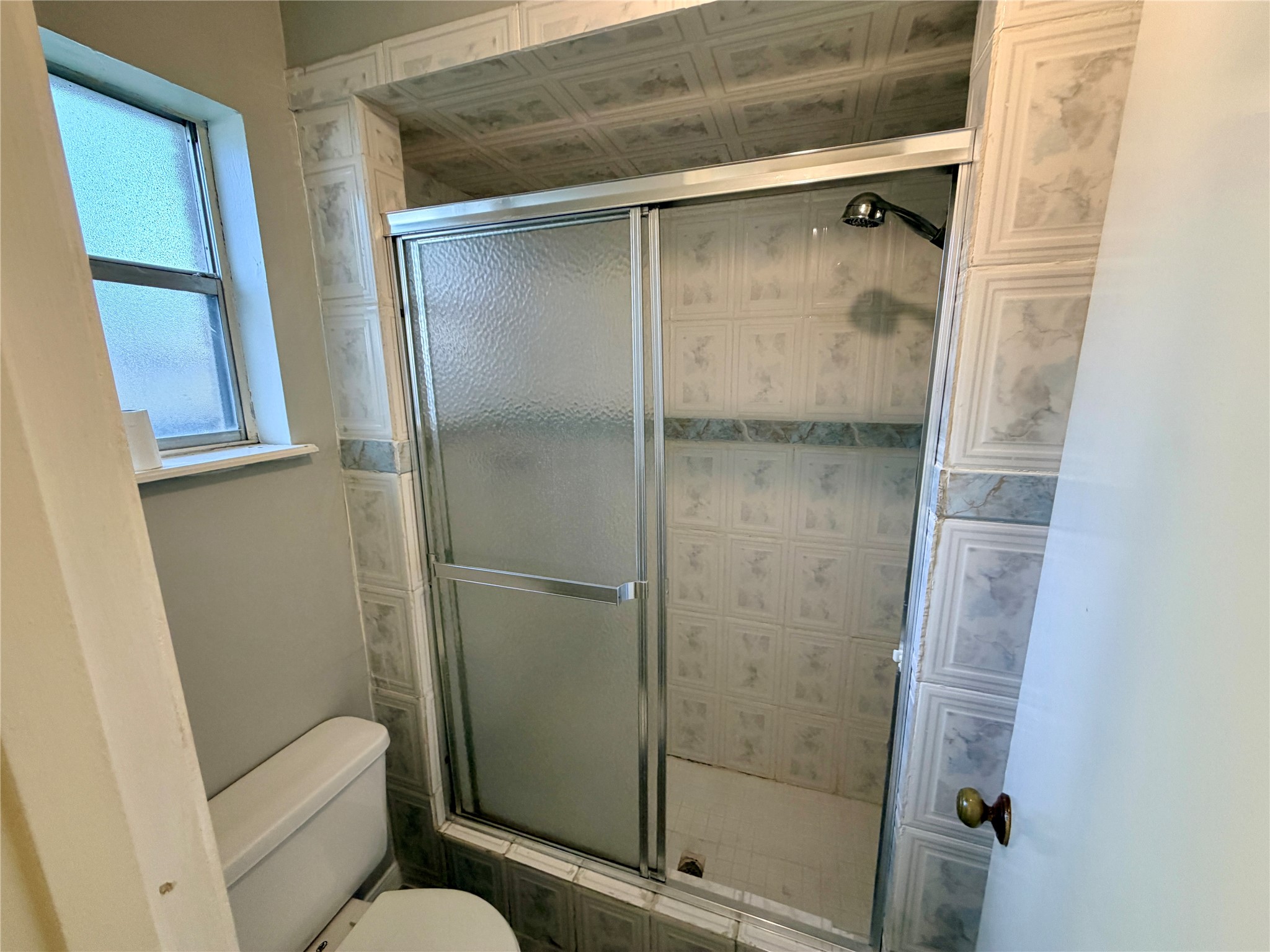 7876 Bender Road Property Photo 18