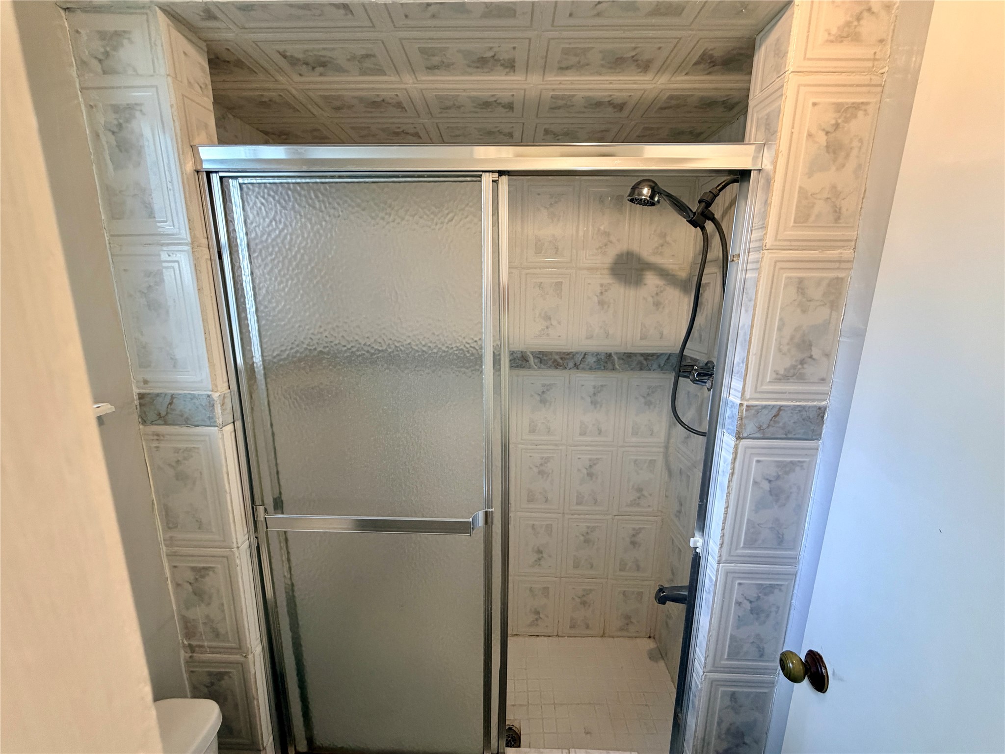 7876 Bender Road Property Photo 19