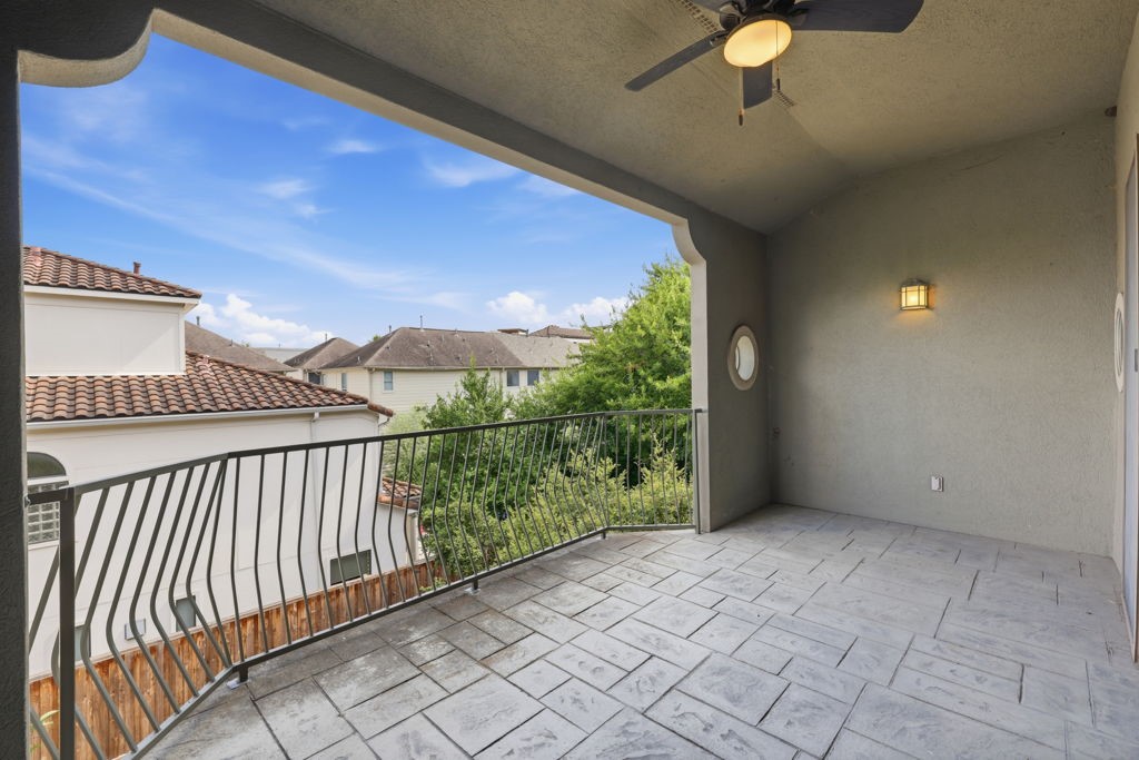 110 E Detering Street Property Photo 13