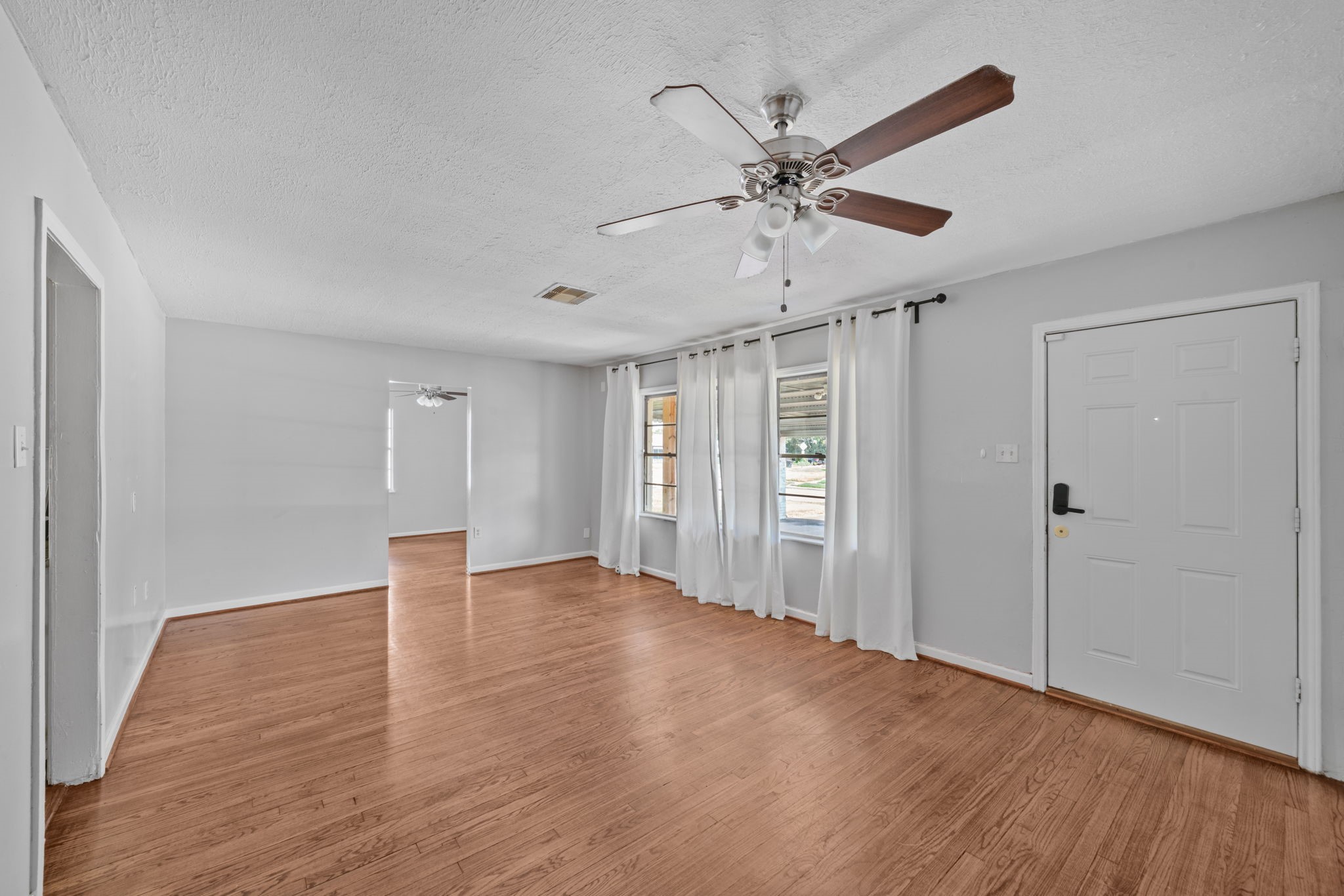 3606 Yosemite Street Property Photo 6