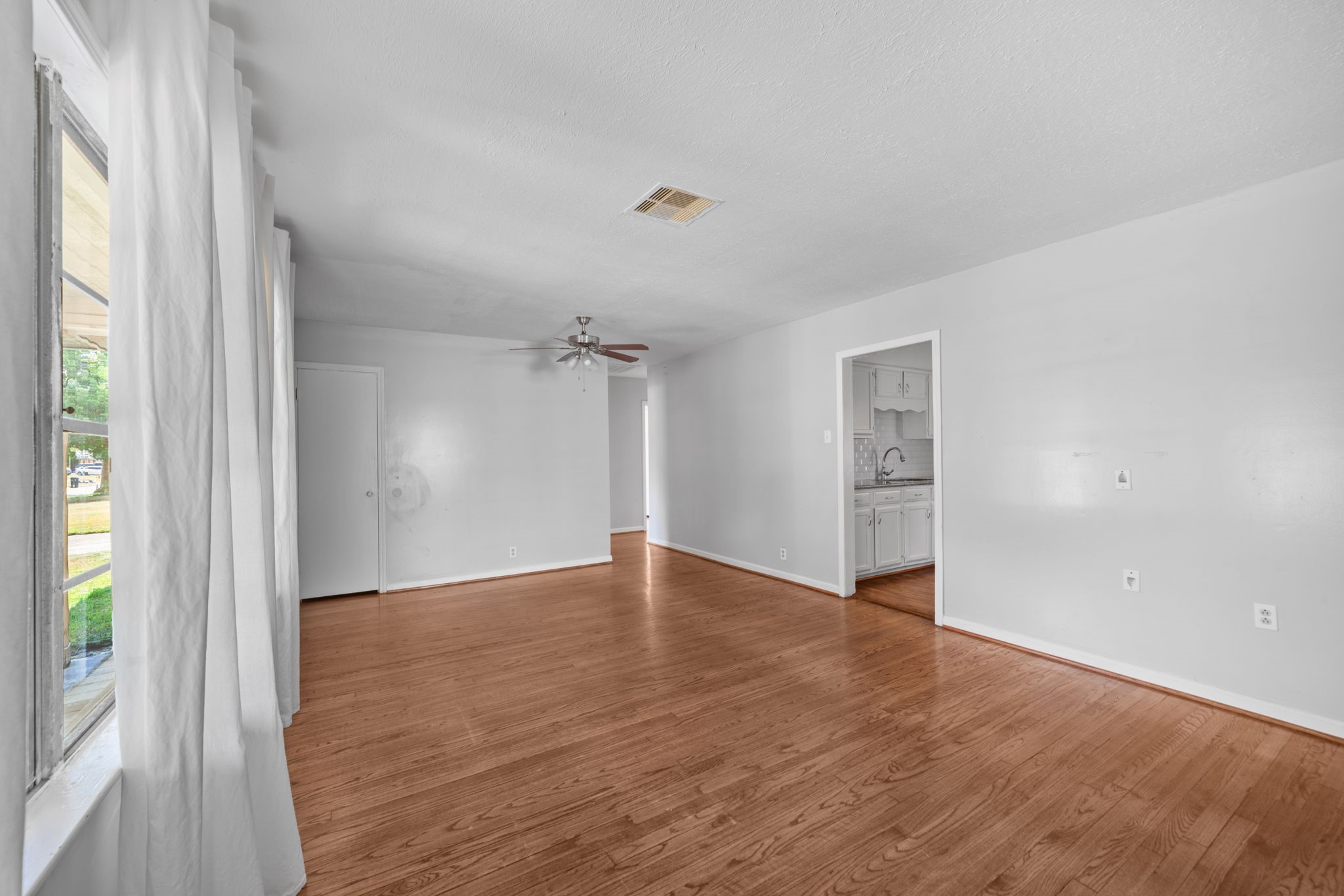 3606 Yosemite Street Property Photo 8