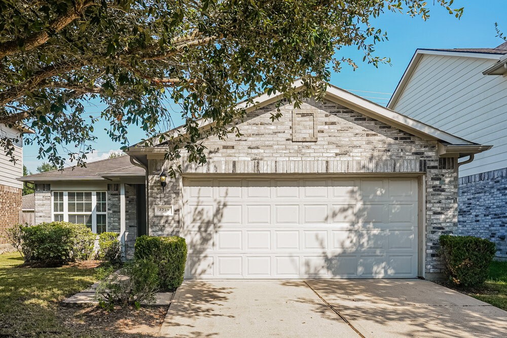 2219 Diamond Crest Drive Property Photo 1