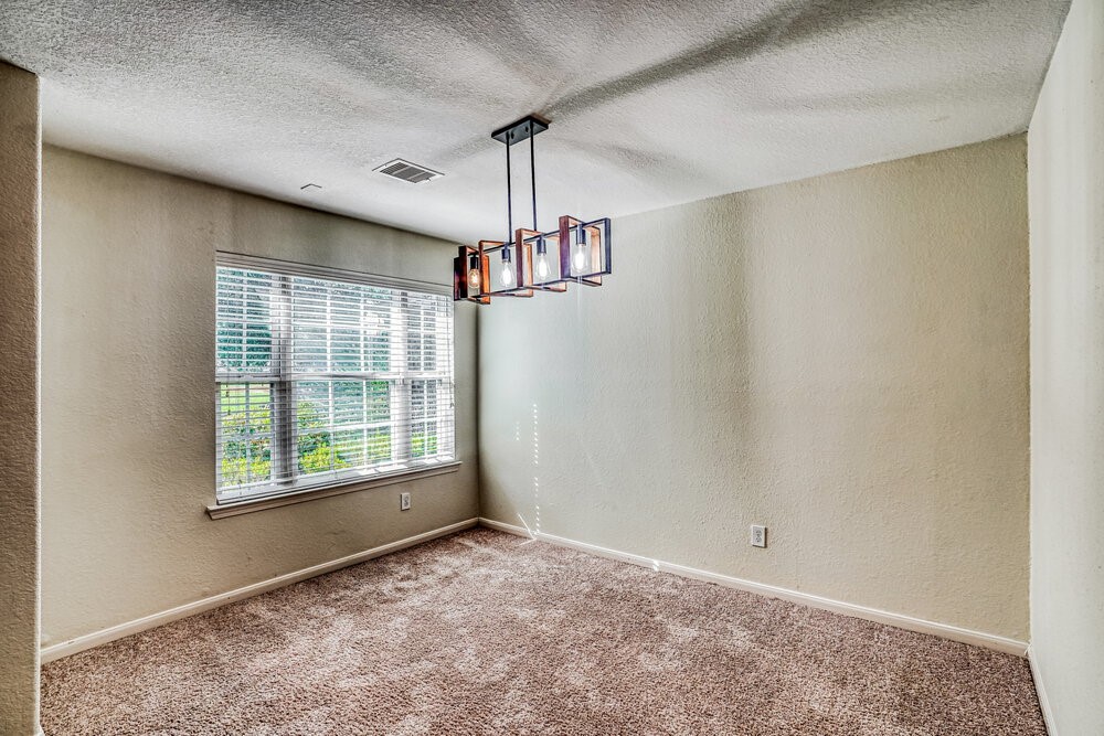 2219 Diamond Crest Drive Property Photo 5