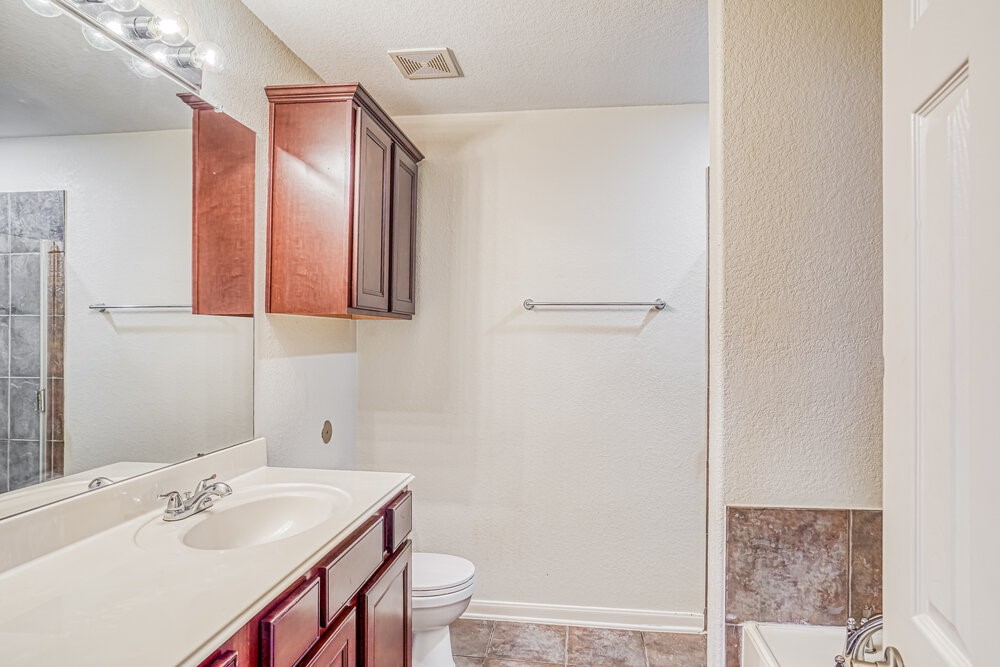 2219 Diamond Crest Drive Property Photo 11