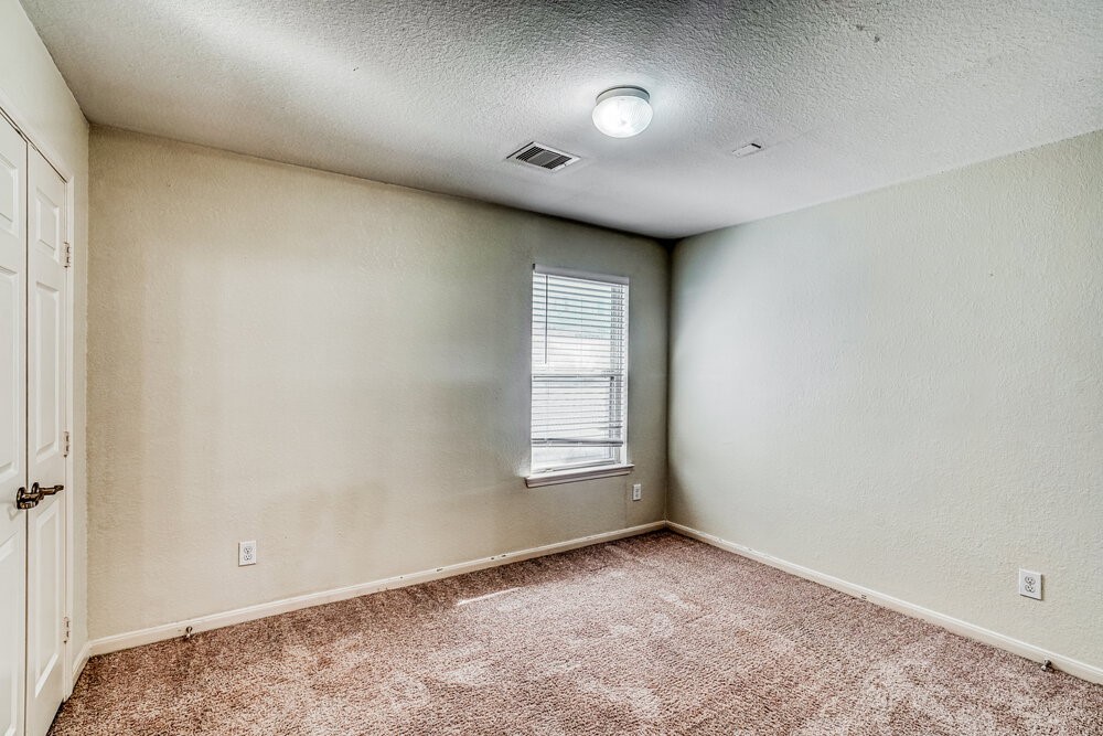 2219 Diamond Crest Drive Property Photo 13