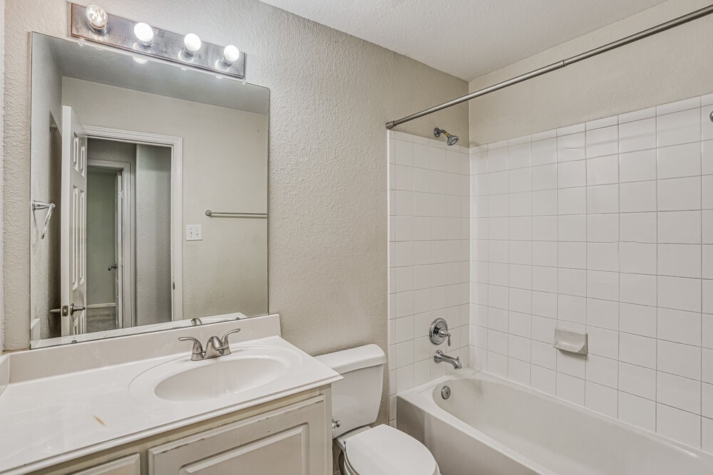 2219 Diamond Crest Drive Property Photo 15