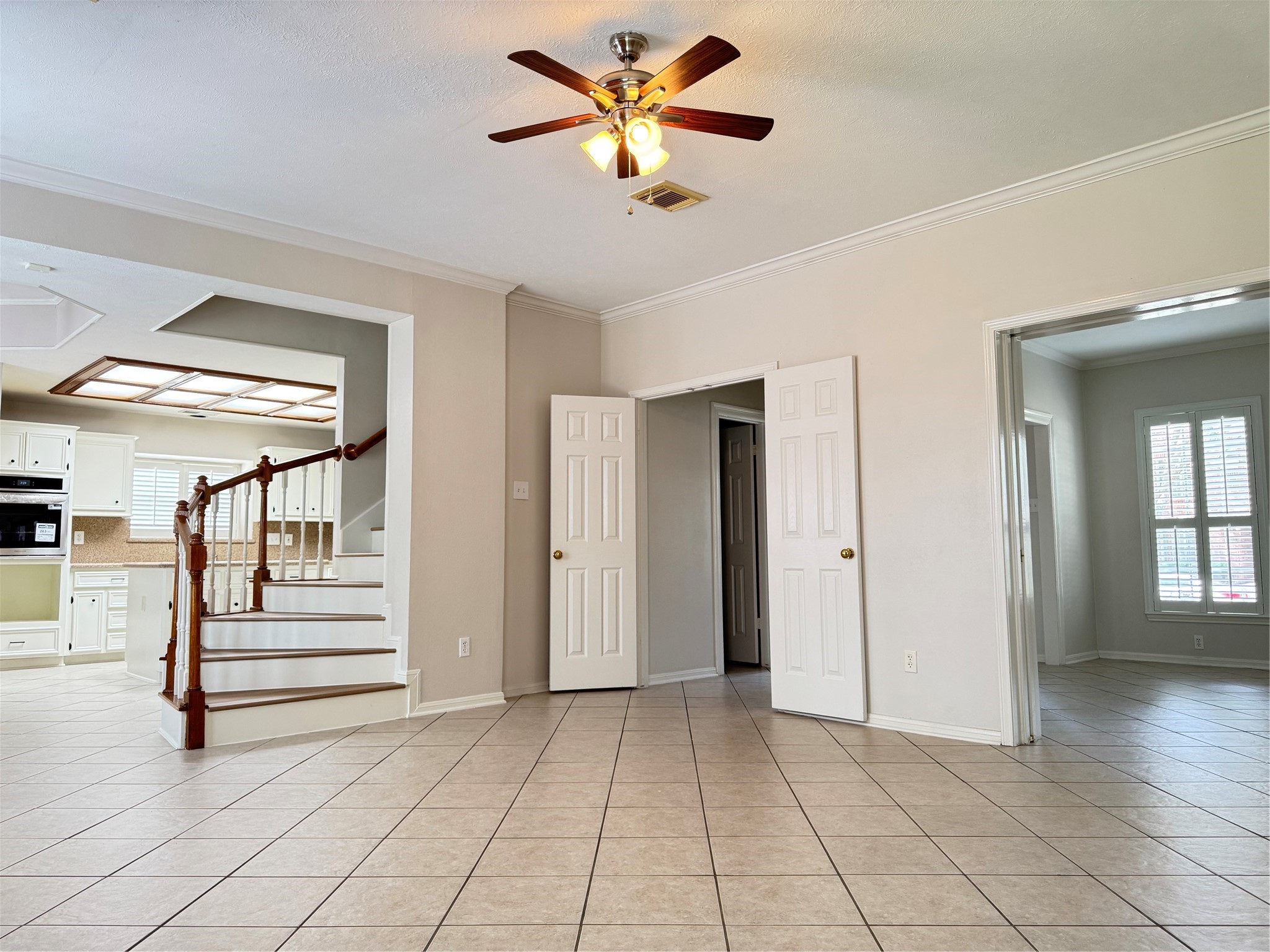 6926 Hearthside Drive Property Photo 10