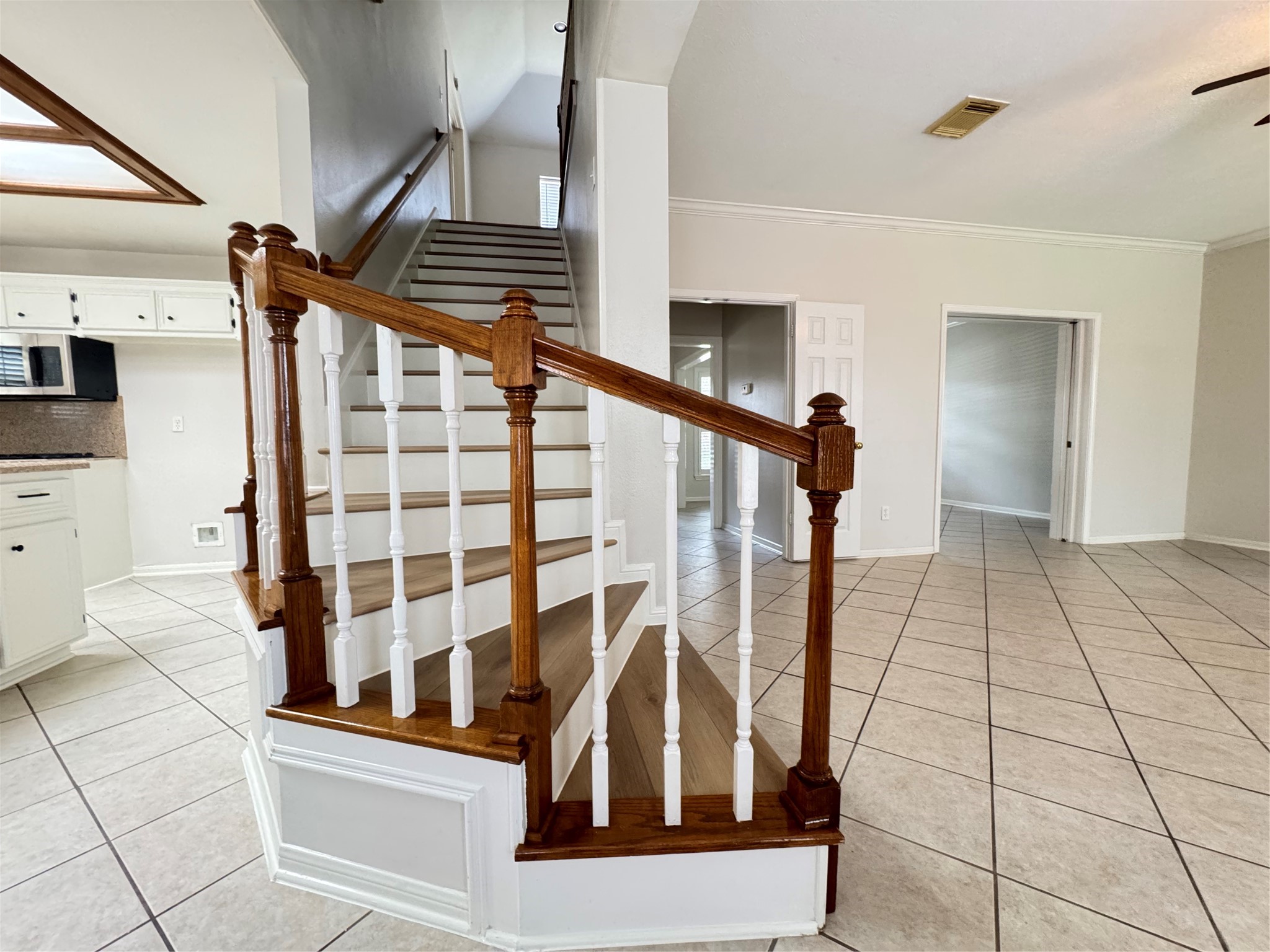 6926 Hearthside Drive Property Photo 11