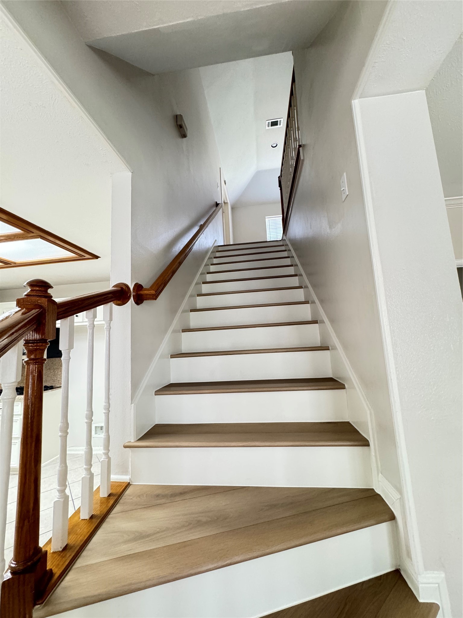 6926 Hearthside Drive Property Photo 13