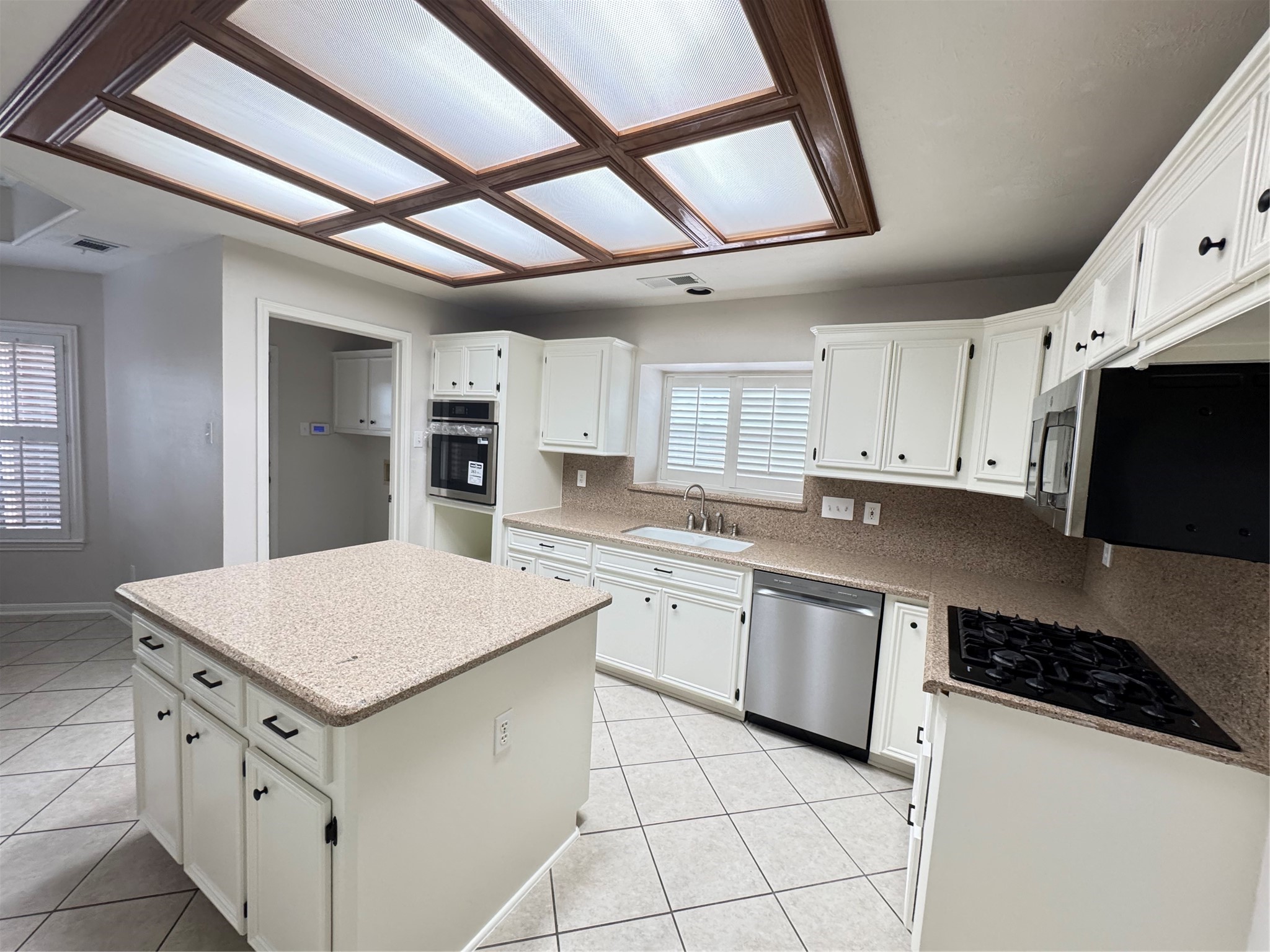 6926 Hearthside Drive Property Photo 16