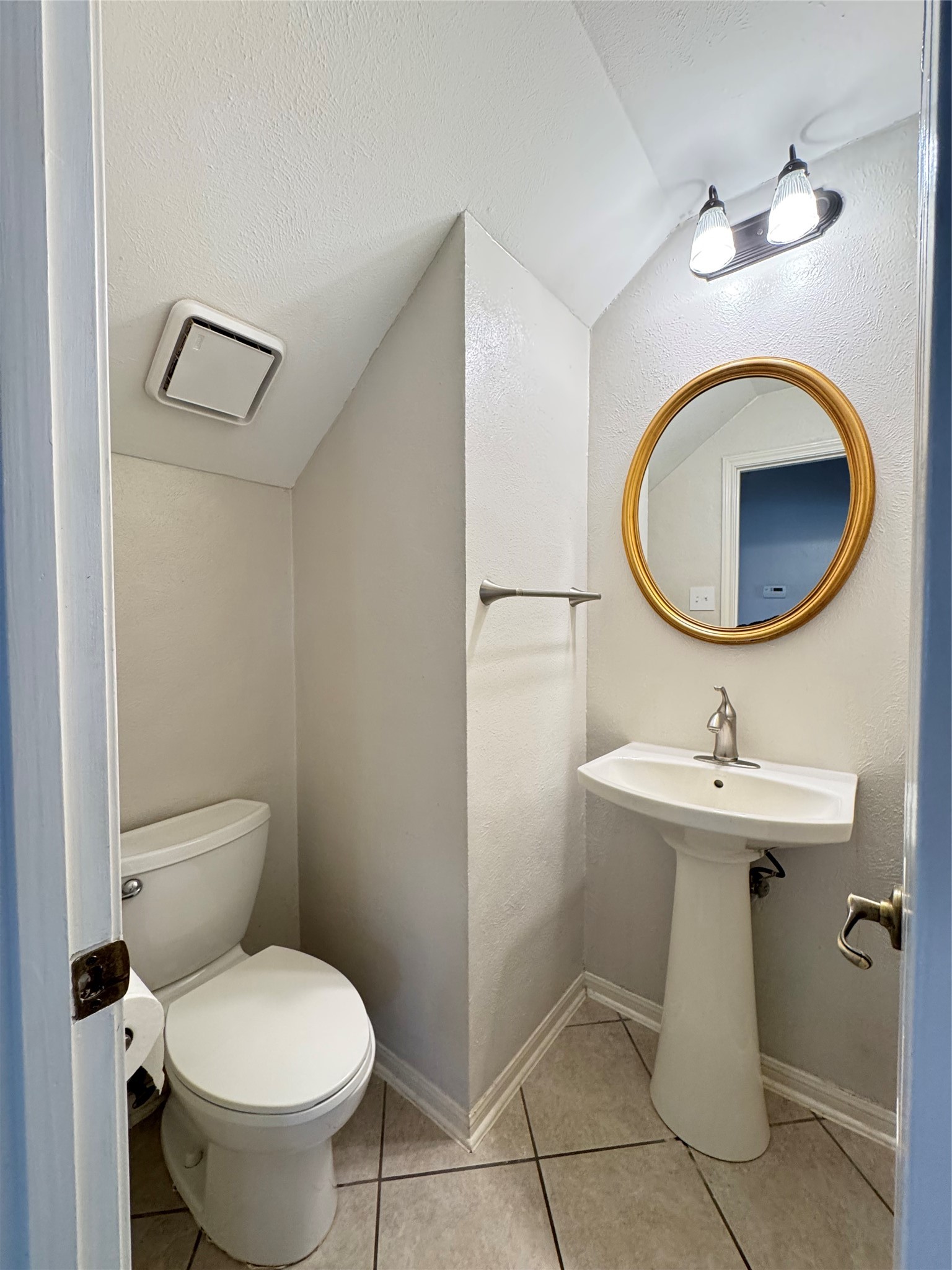 6926 Hearthside Drive Property Photo 21