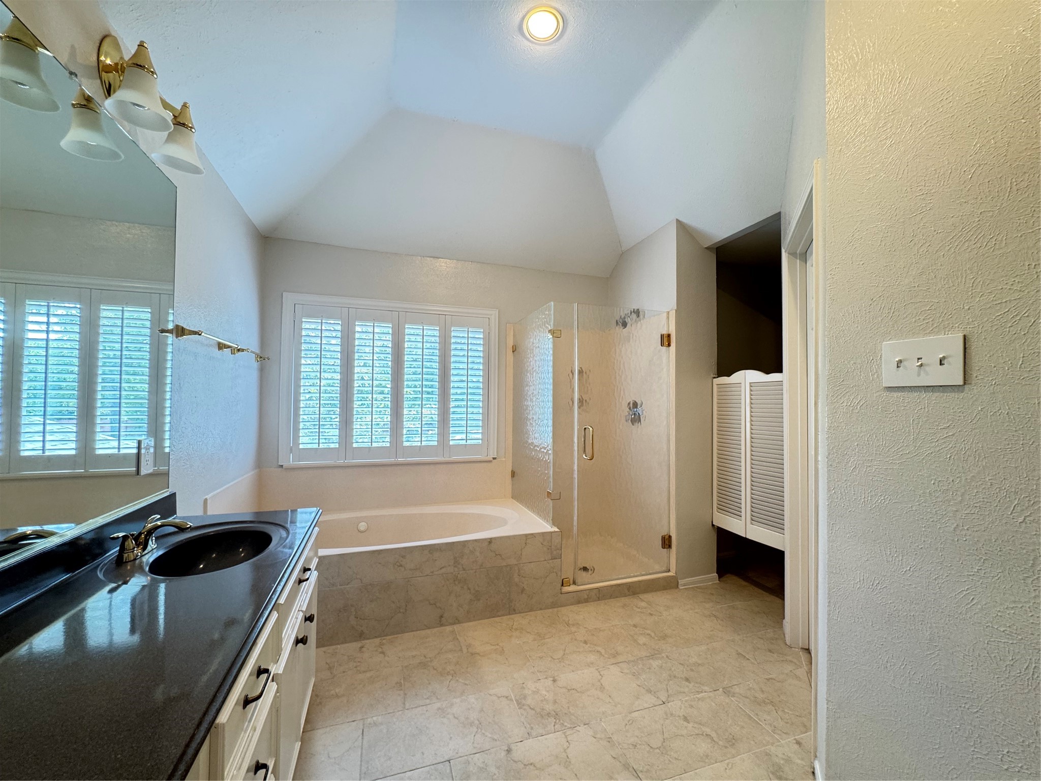 6926 Hearthside Drive Property Photo 22