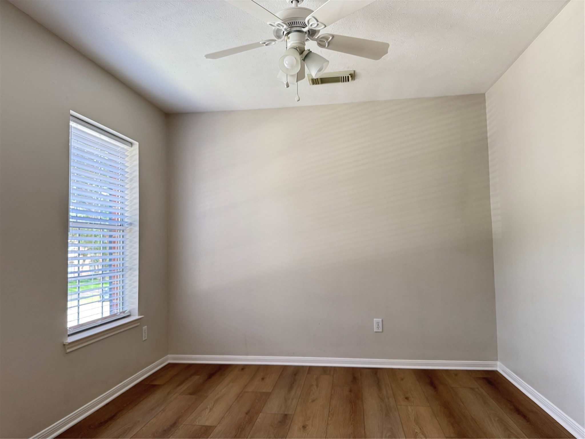 6926 Hearthside Drive Property Photo 27
