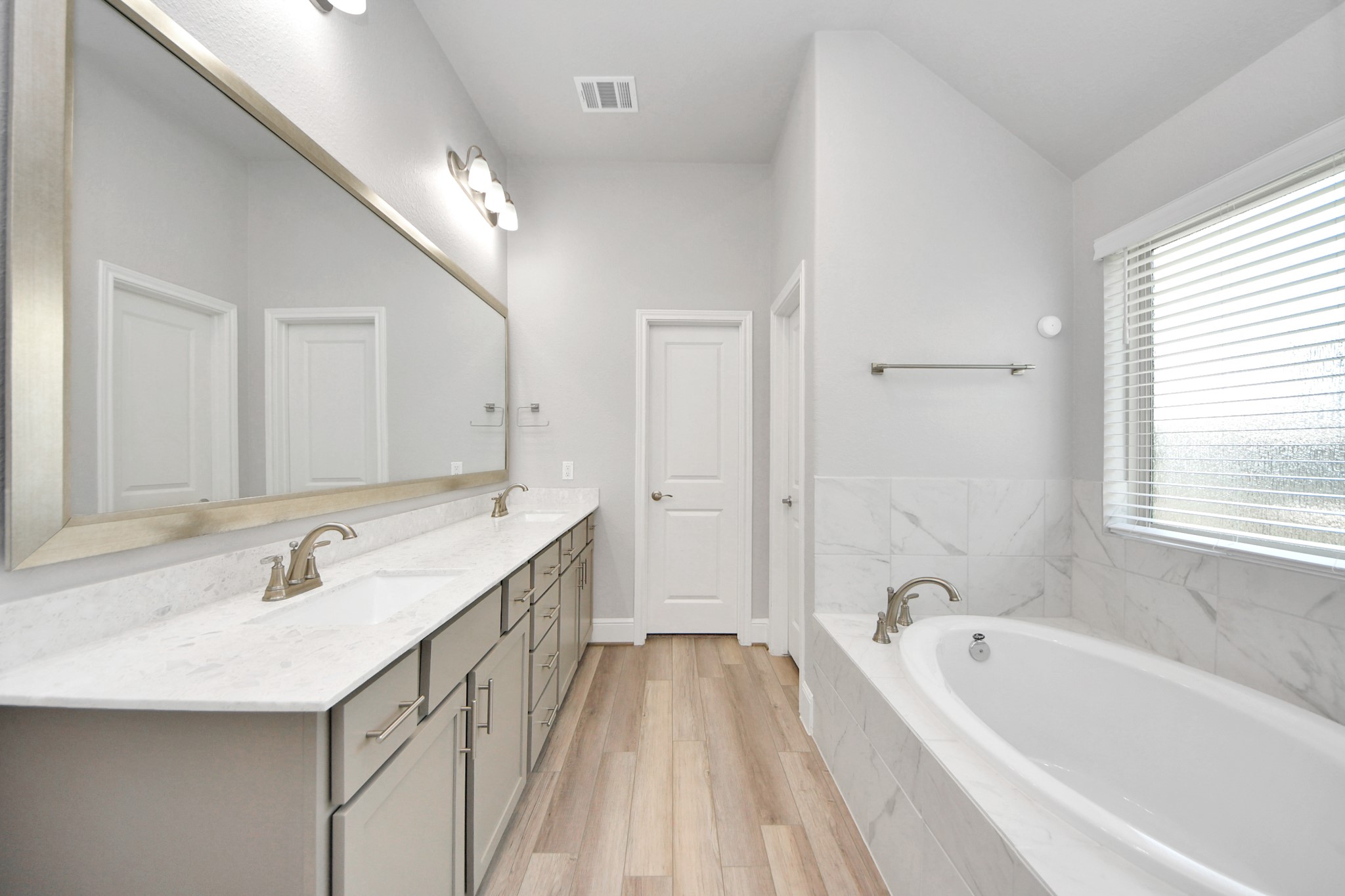 2930 Broad Reach Road Property Photo 15