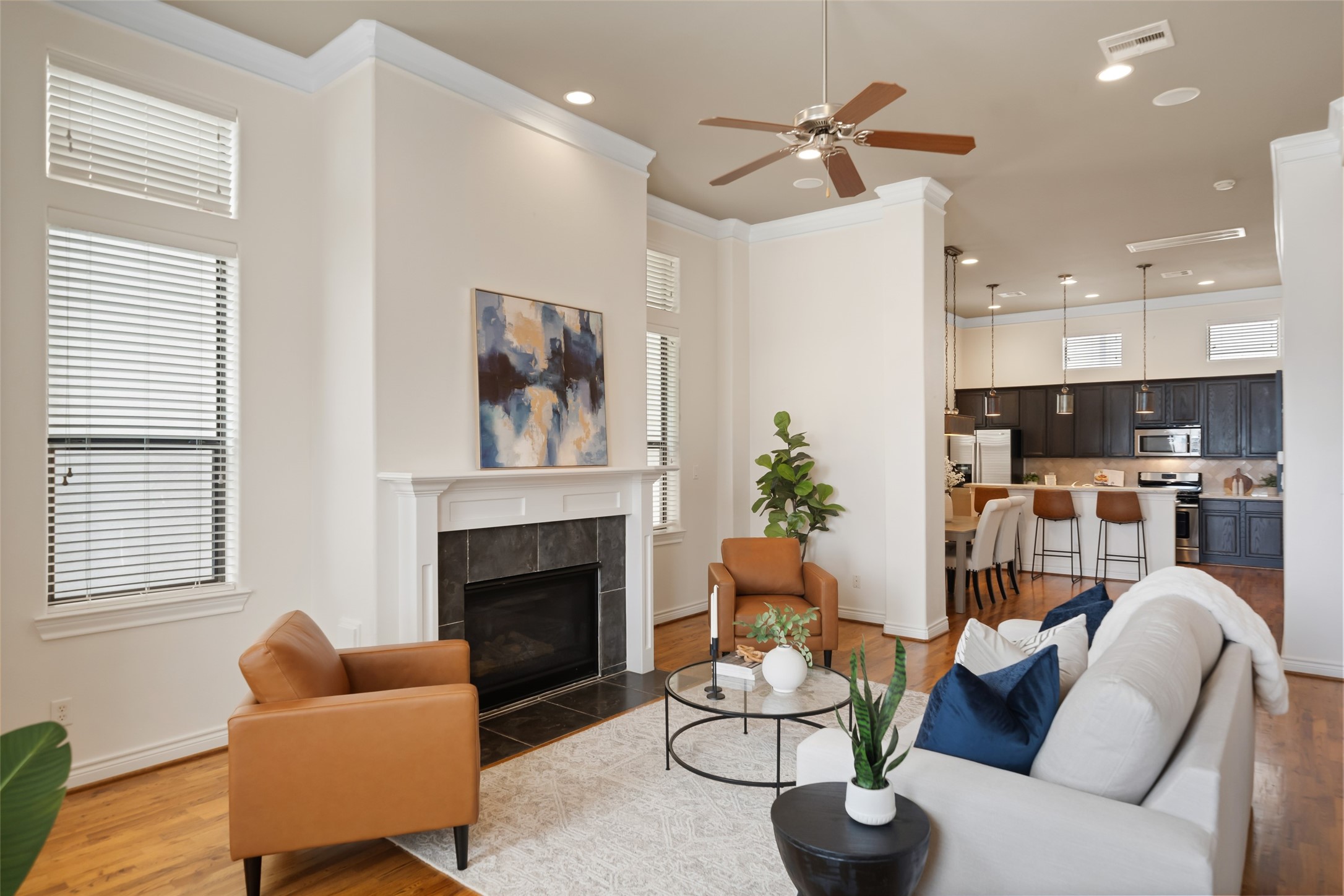 1716 Dart Street Property Photo 4