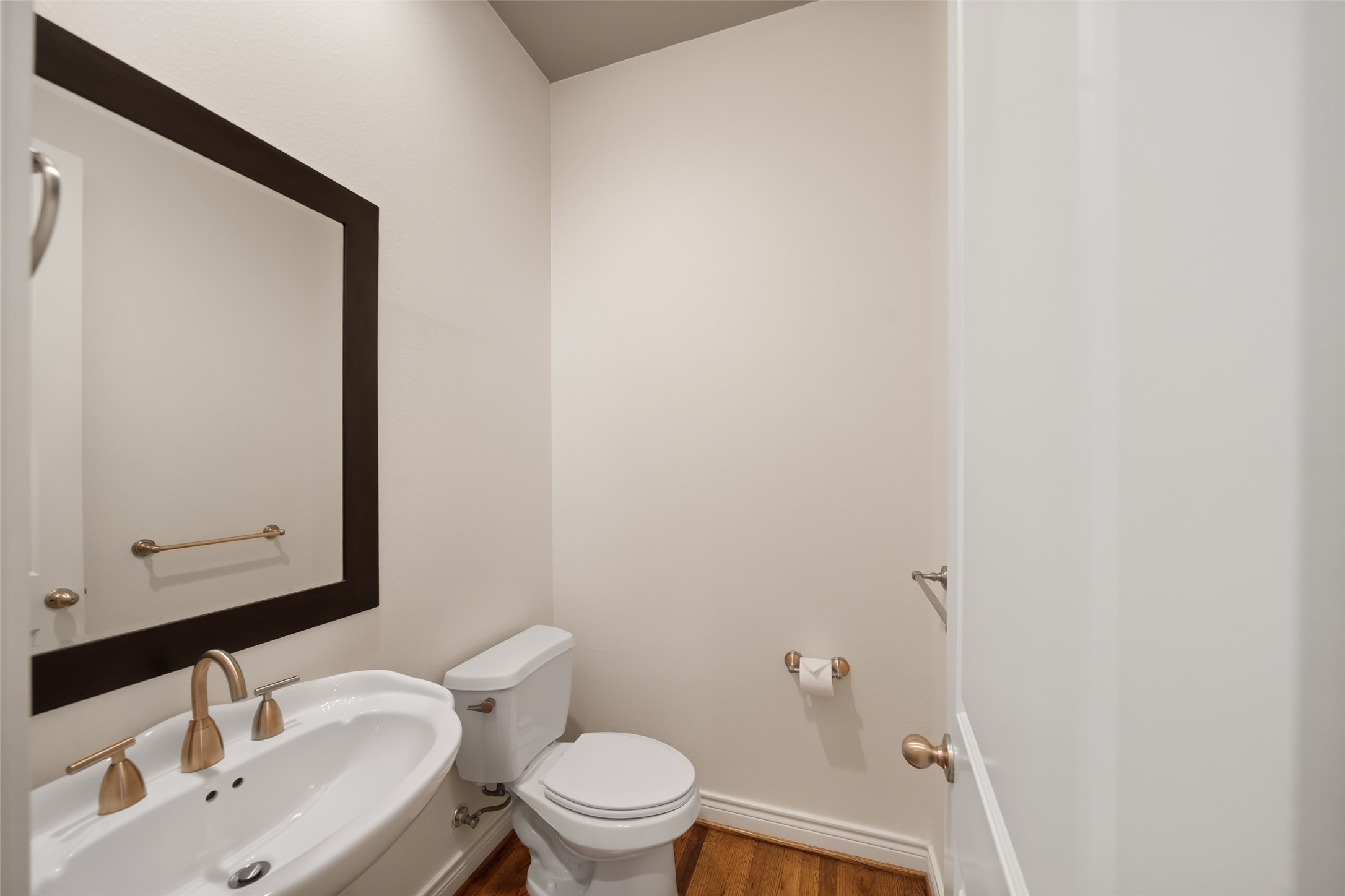 1716 Dart Street Property Photo 16
