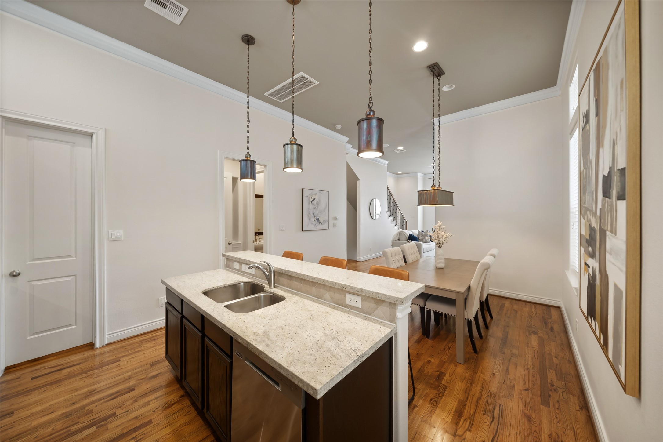 1716 Dart Street Property Photo 19