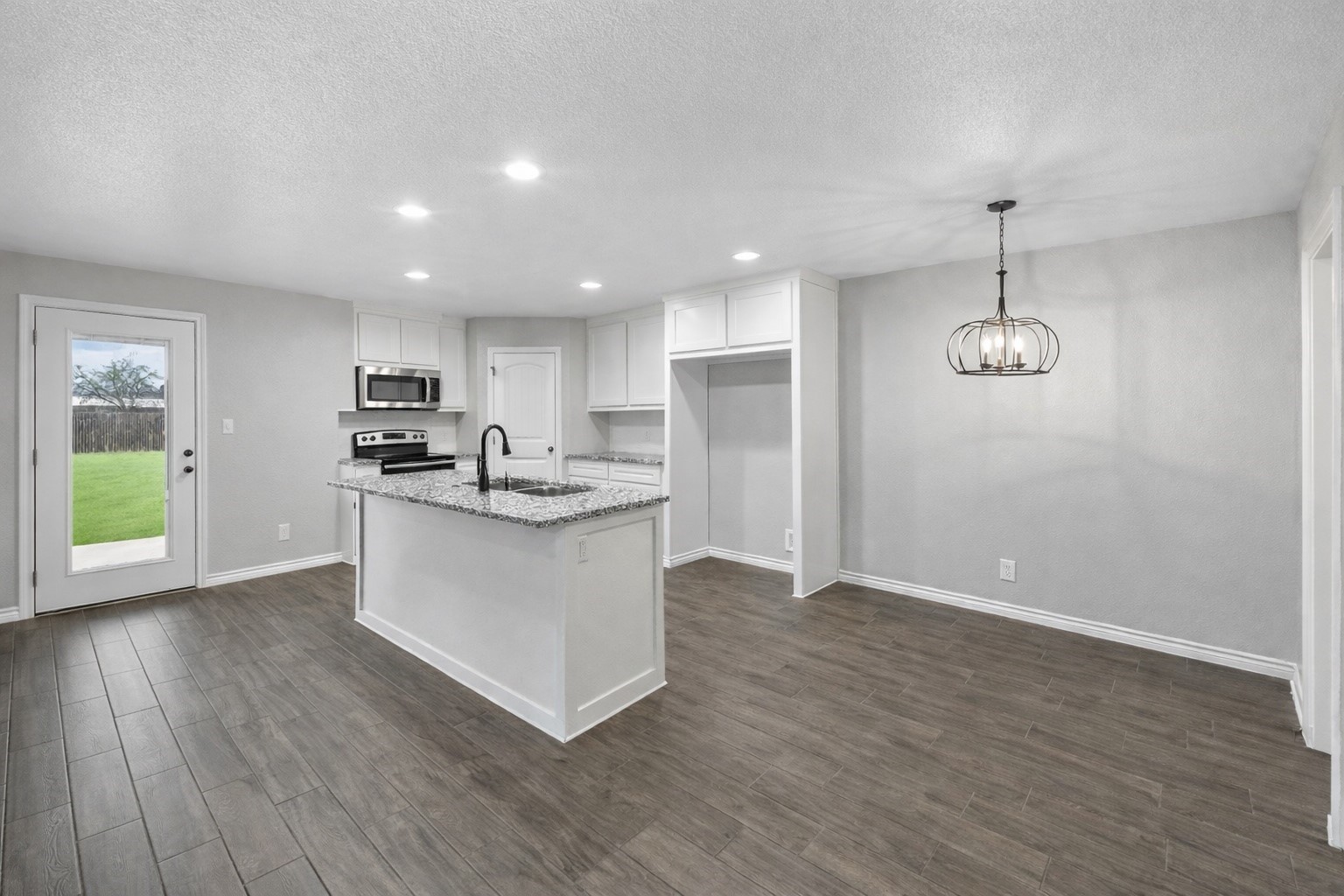 228 Saint Charles Drive B Property Photo 3