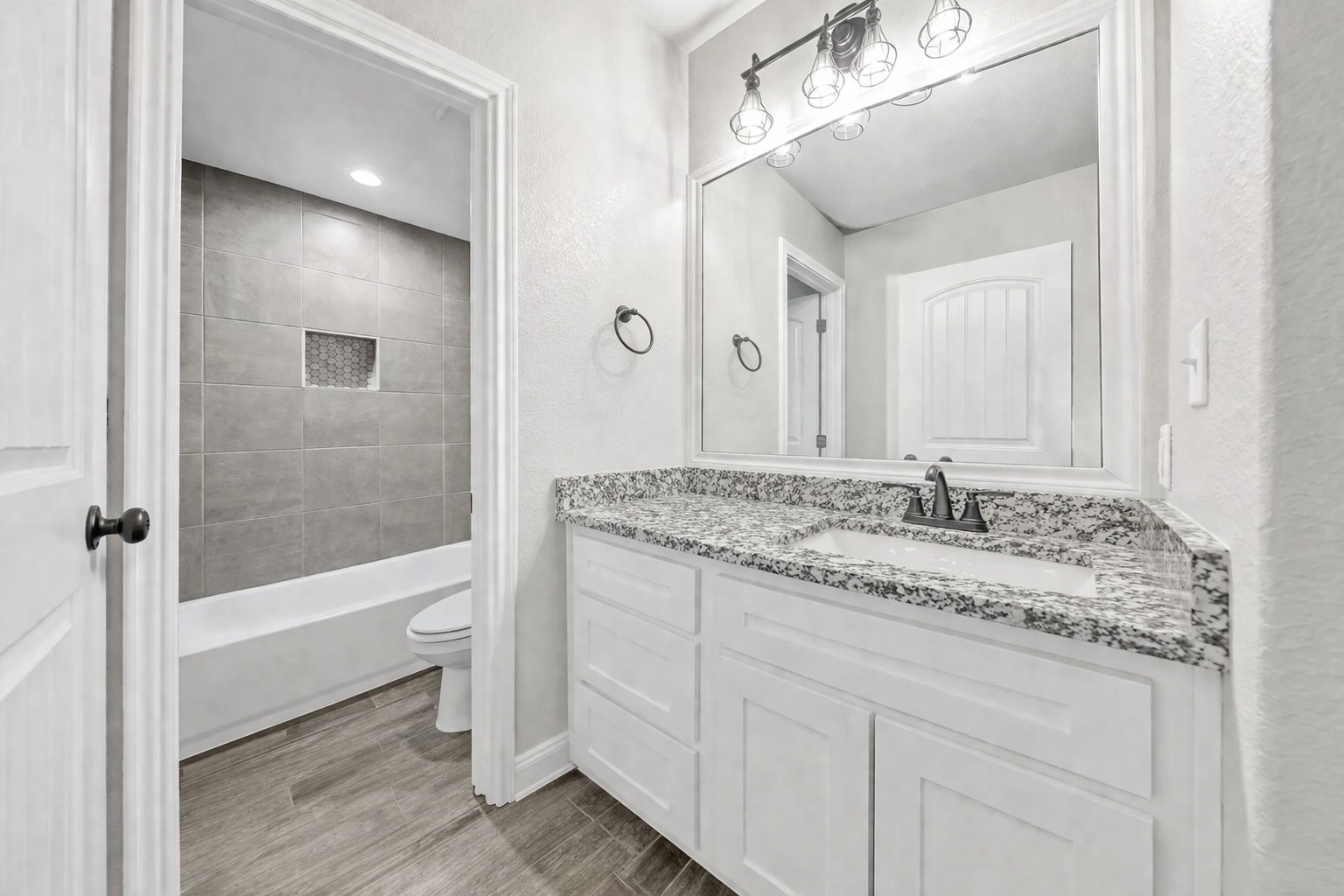 228 Saint Charles Drive B Property Photo 12