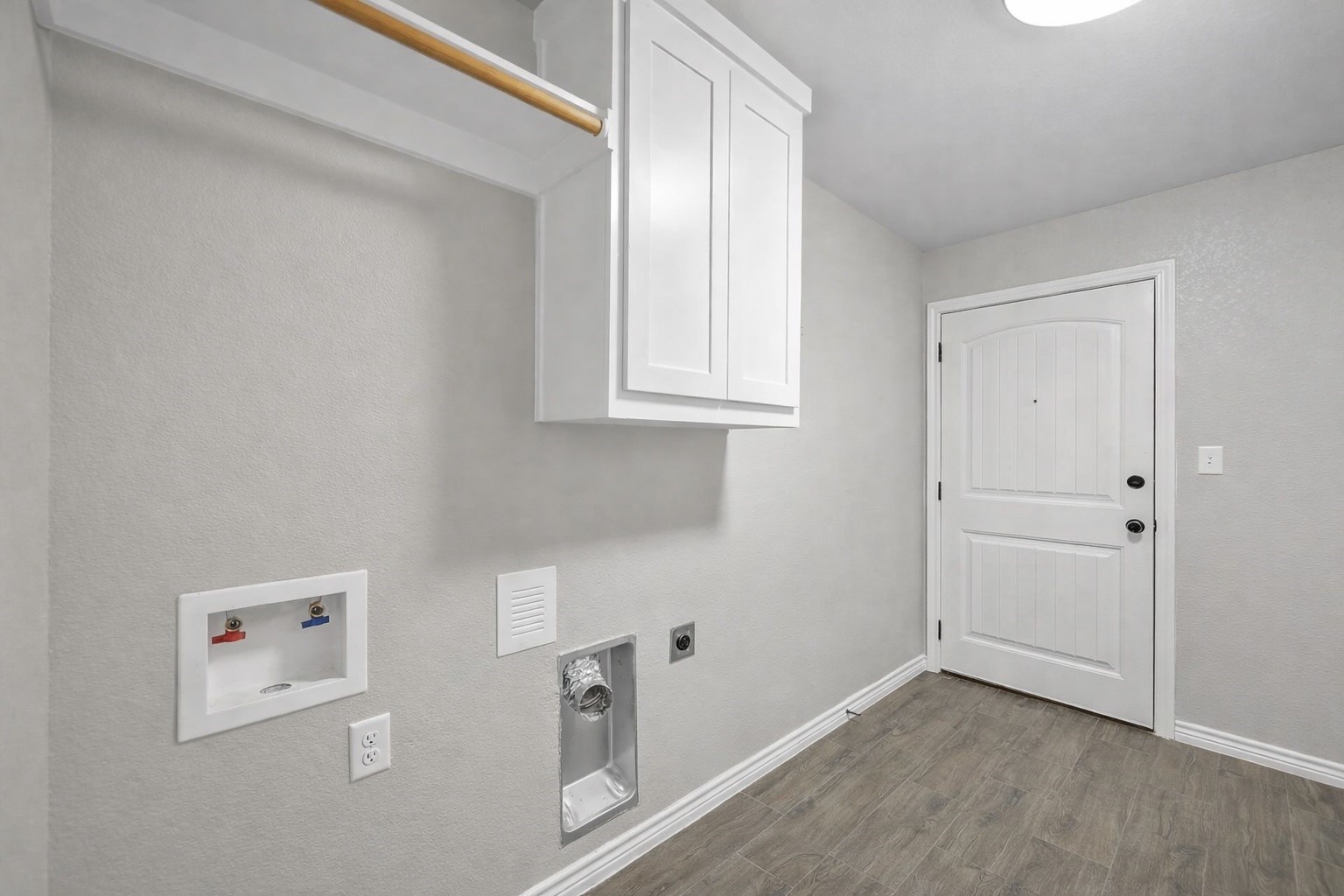 228 Saint Charles Drive B Property Photo 14