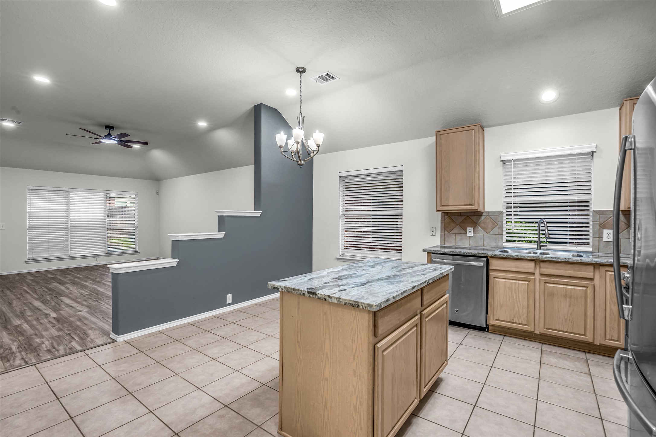 11934 Leaf Oak Drive Property Photo 9